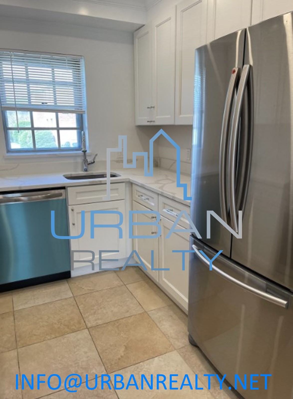 166 Lake Shore Rd, Oak Square