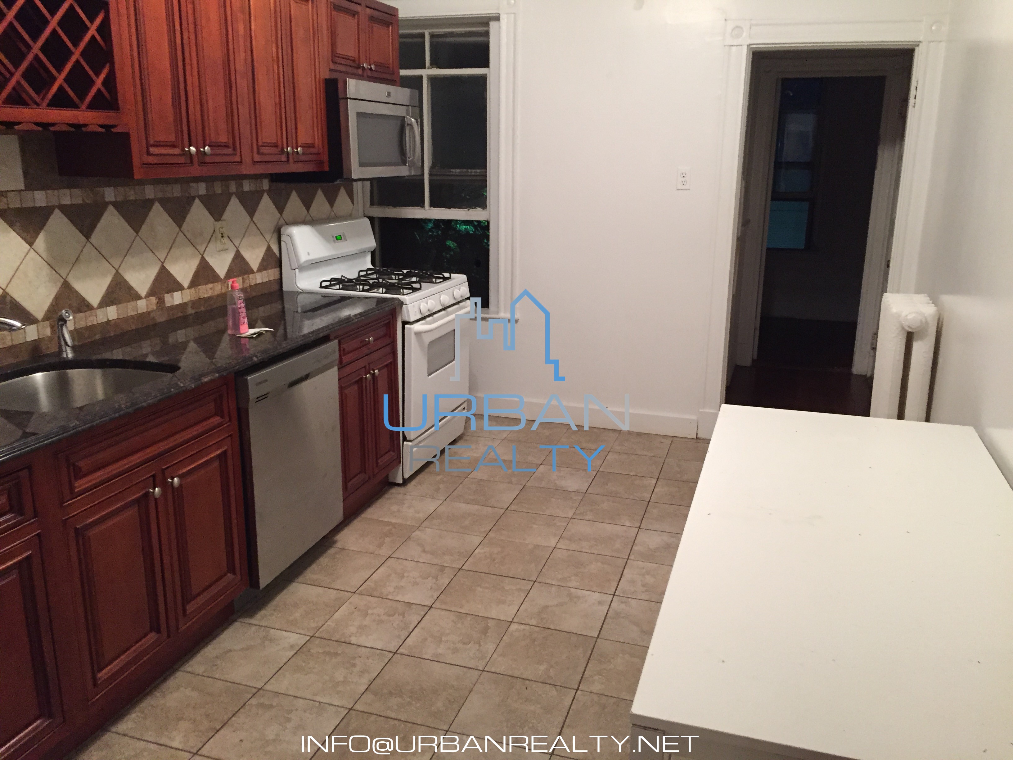 1911 Beacon St, Washington Square