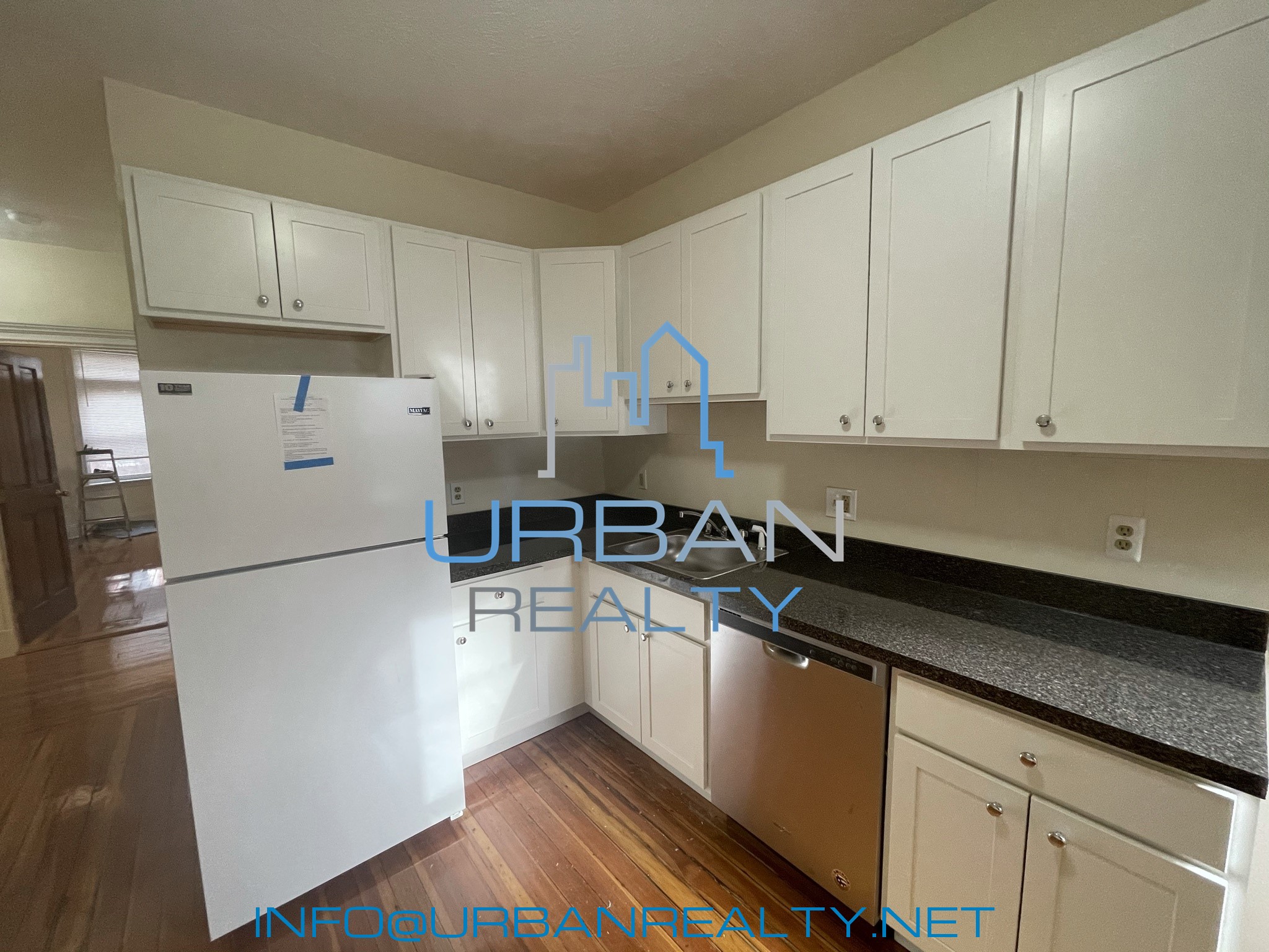 24 Strathmore Rd, Washington Square