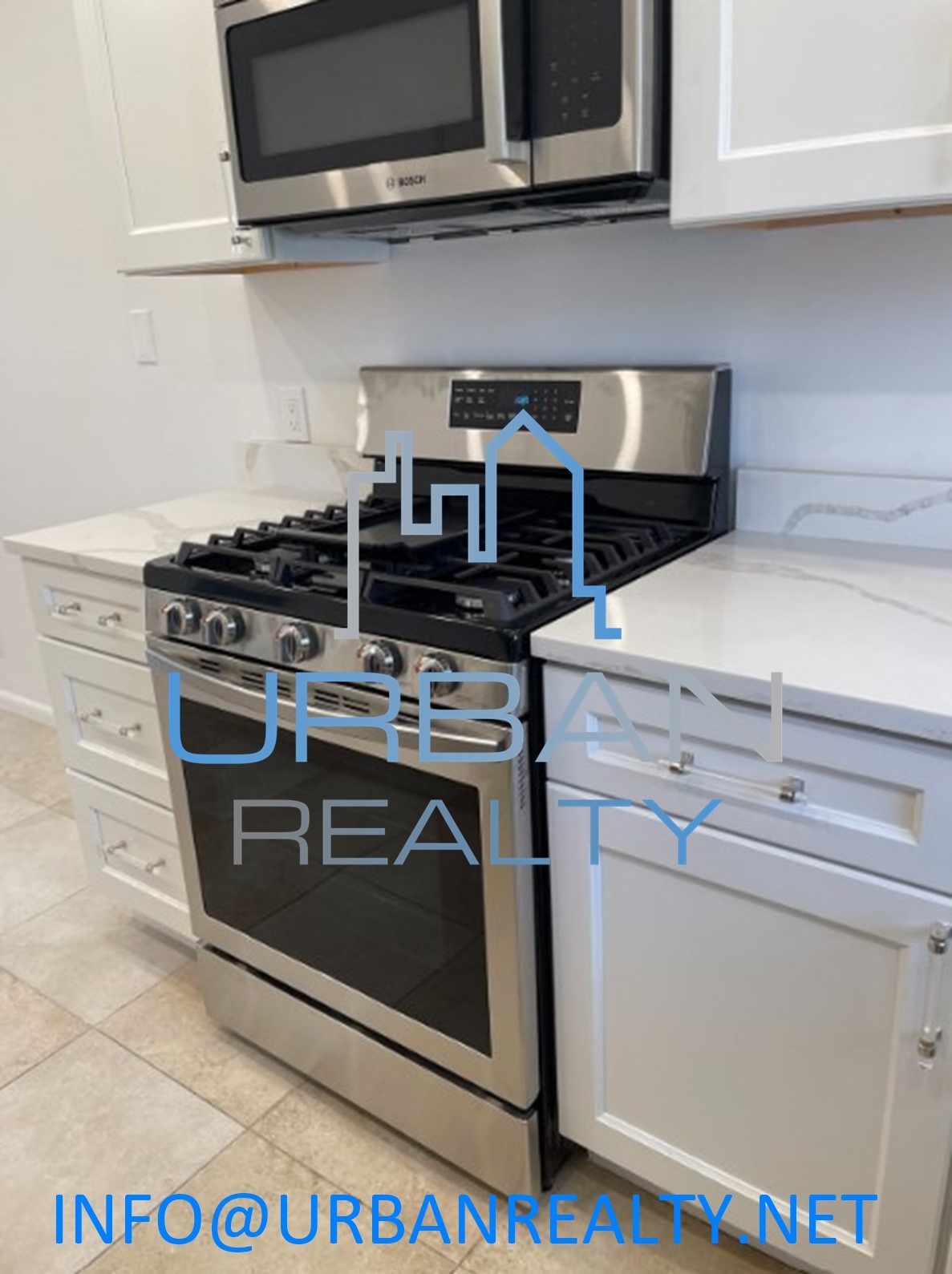 166 Lake Shore Rd, Oak Square