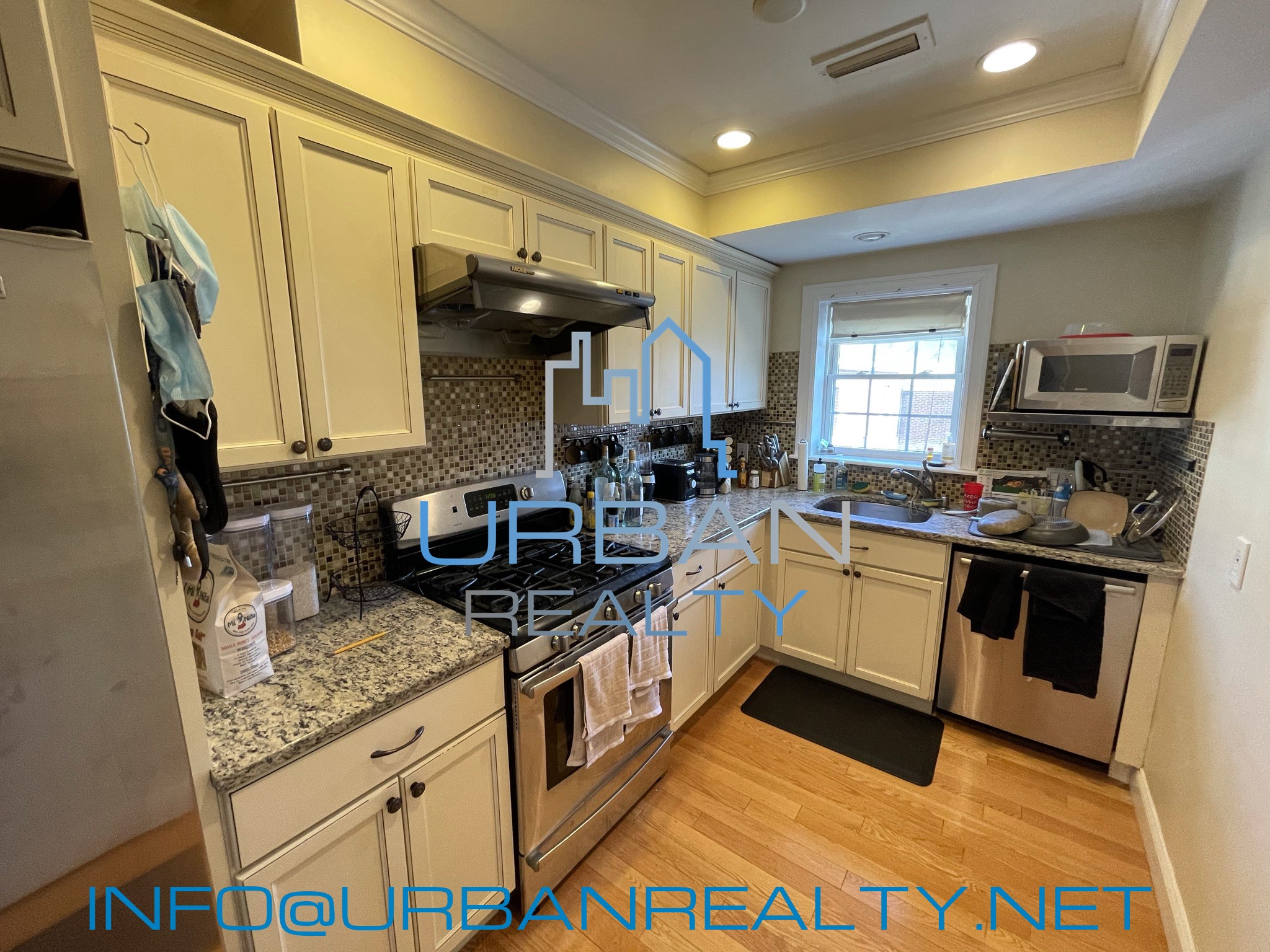 6 Lake Shore Ter, Brighton