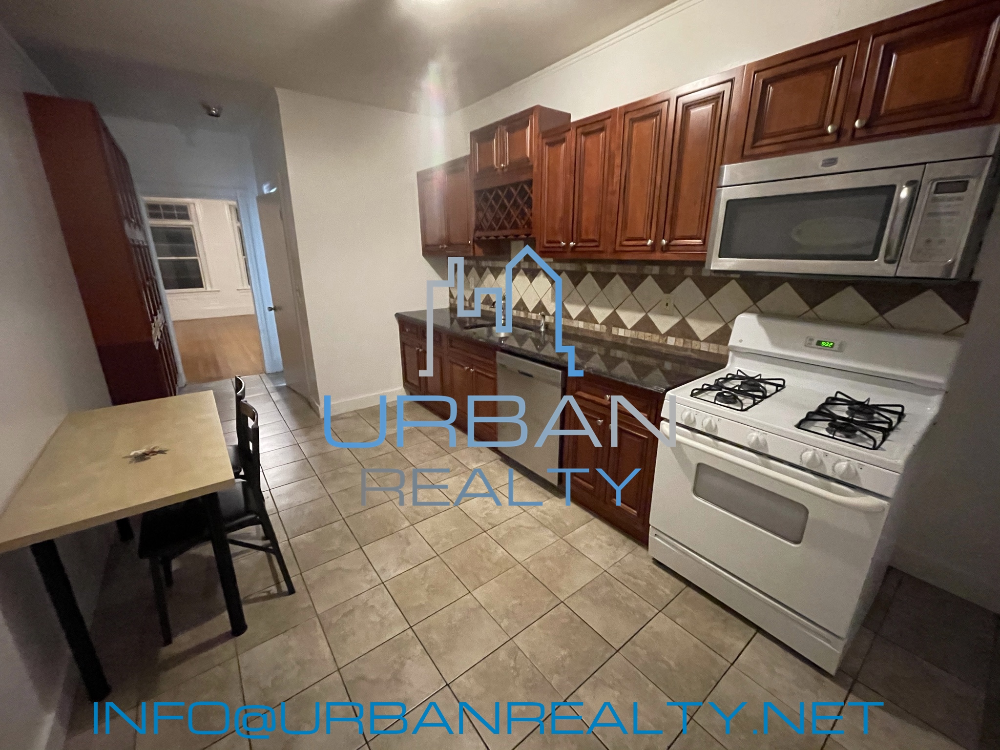 1911 Beacon St, Washington Square