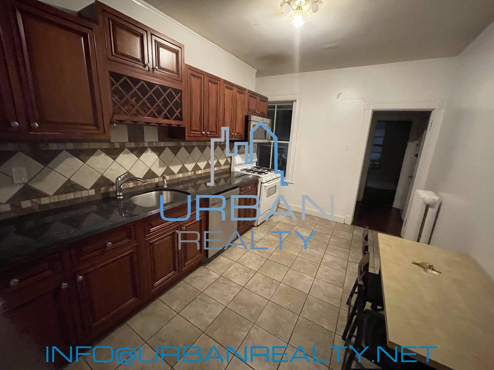 1911 Beacon St, Washington Square