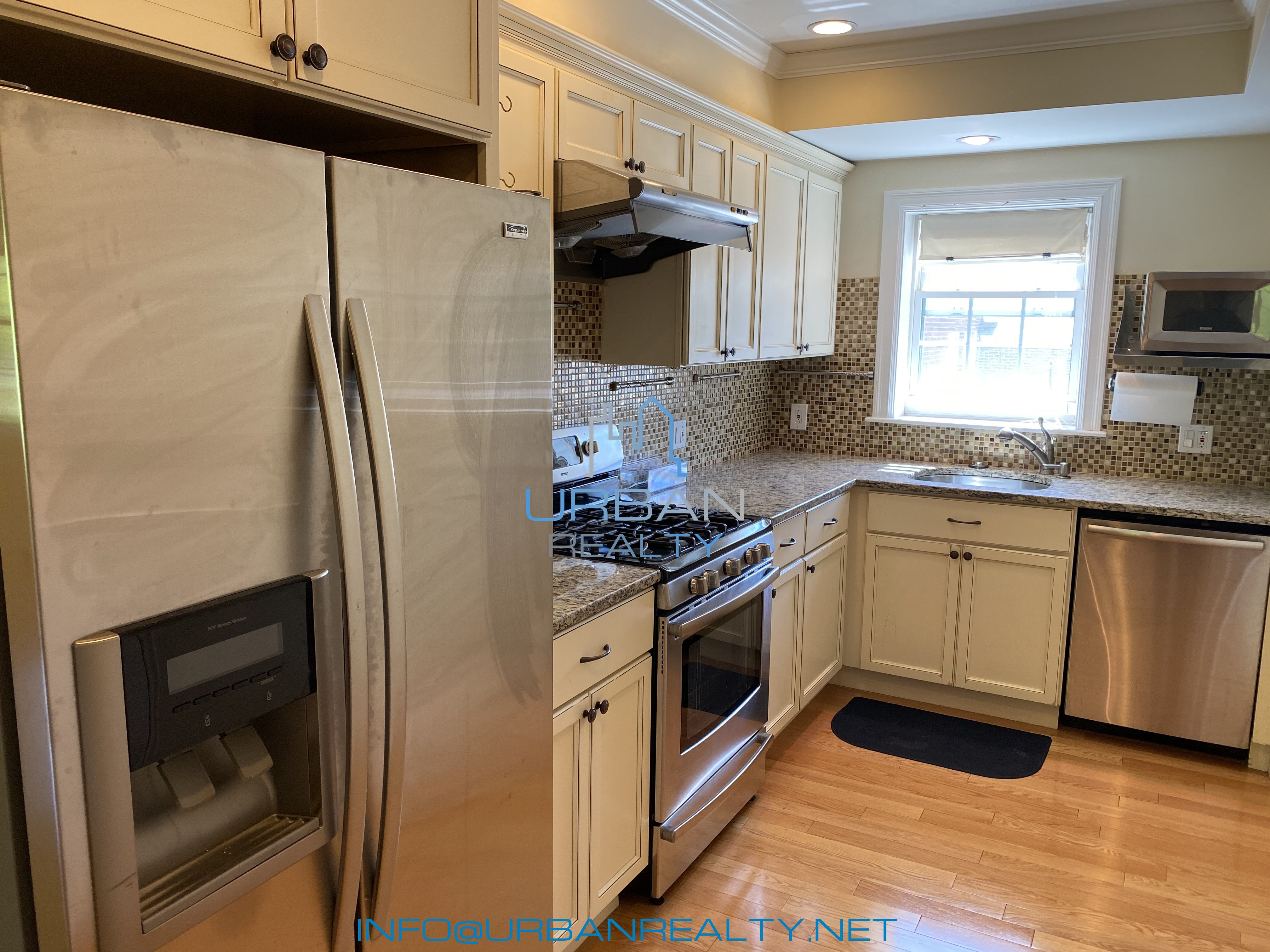 6 Lake Shore Ter, Brighton