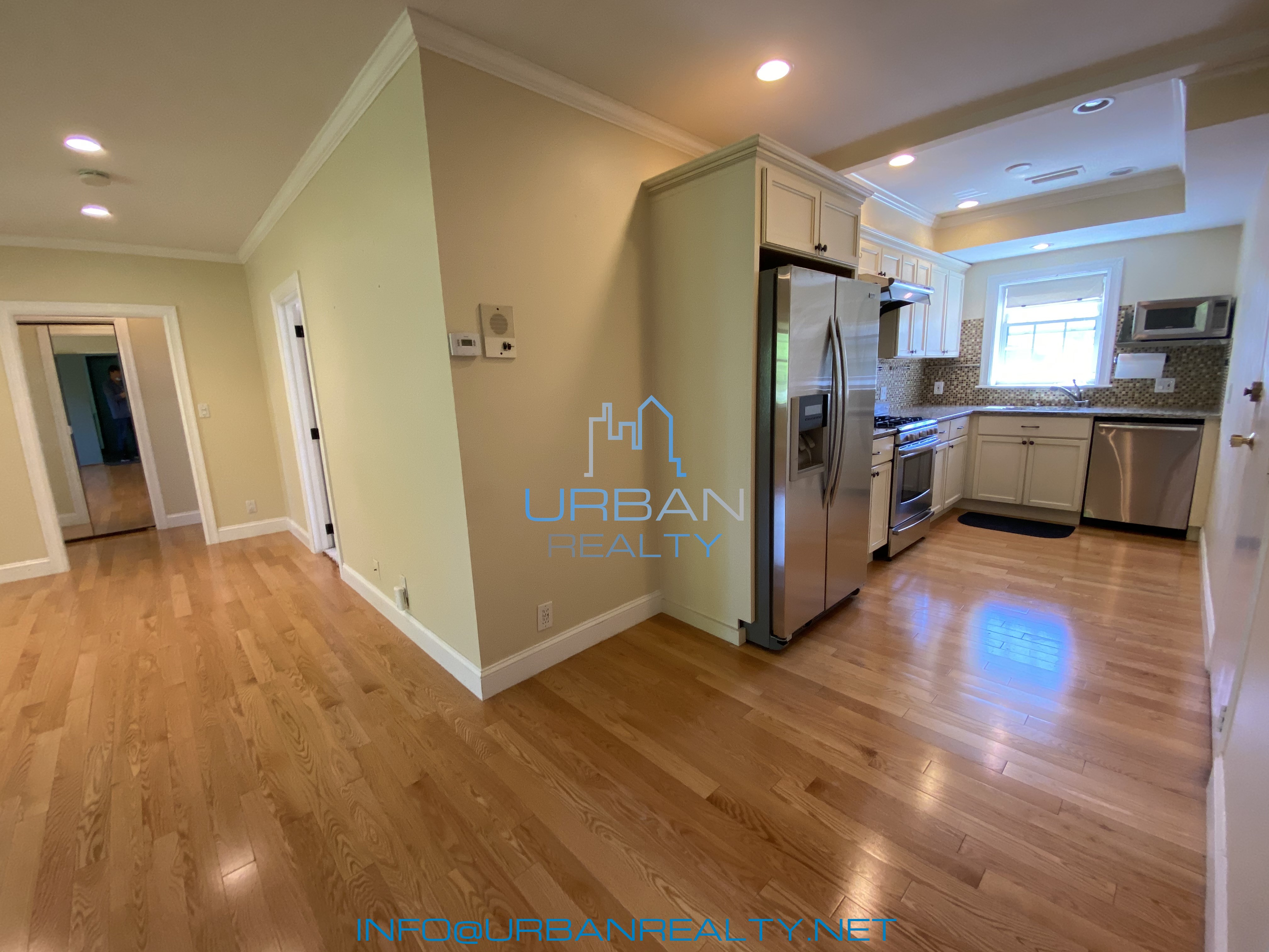 6 Lake Shore Ter, Brighton