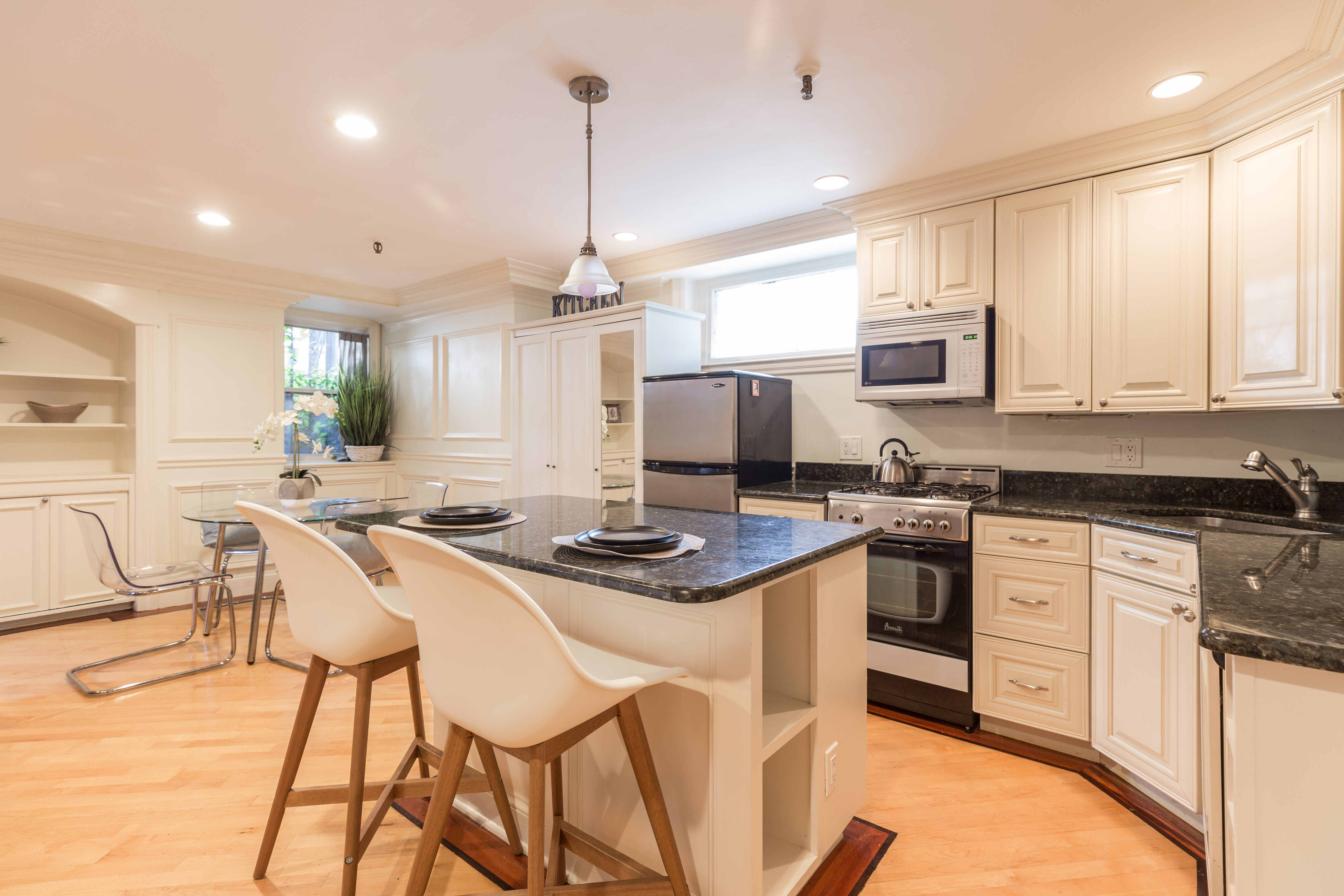 20 Gloucester St, Back Bay