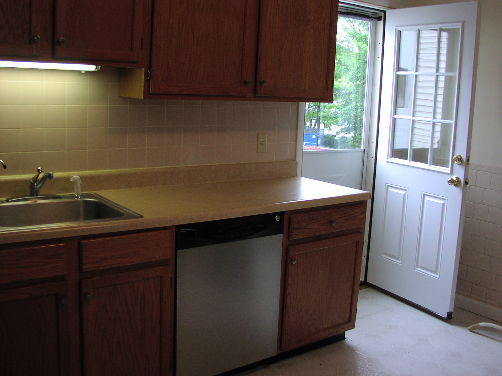 90 Los Angeles St, Newton