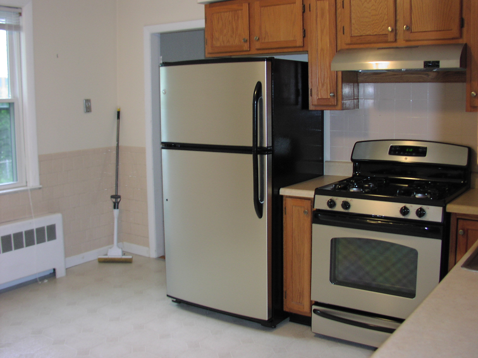 90 Los Angeles St, Newton