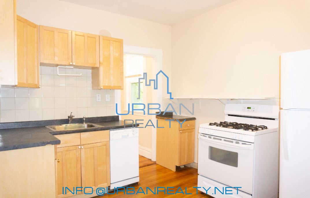 59 Strathmore, Brighton