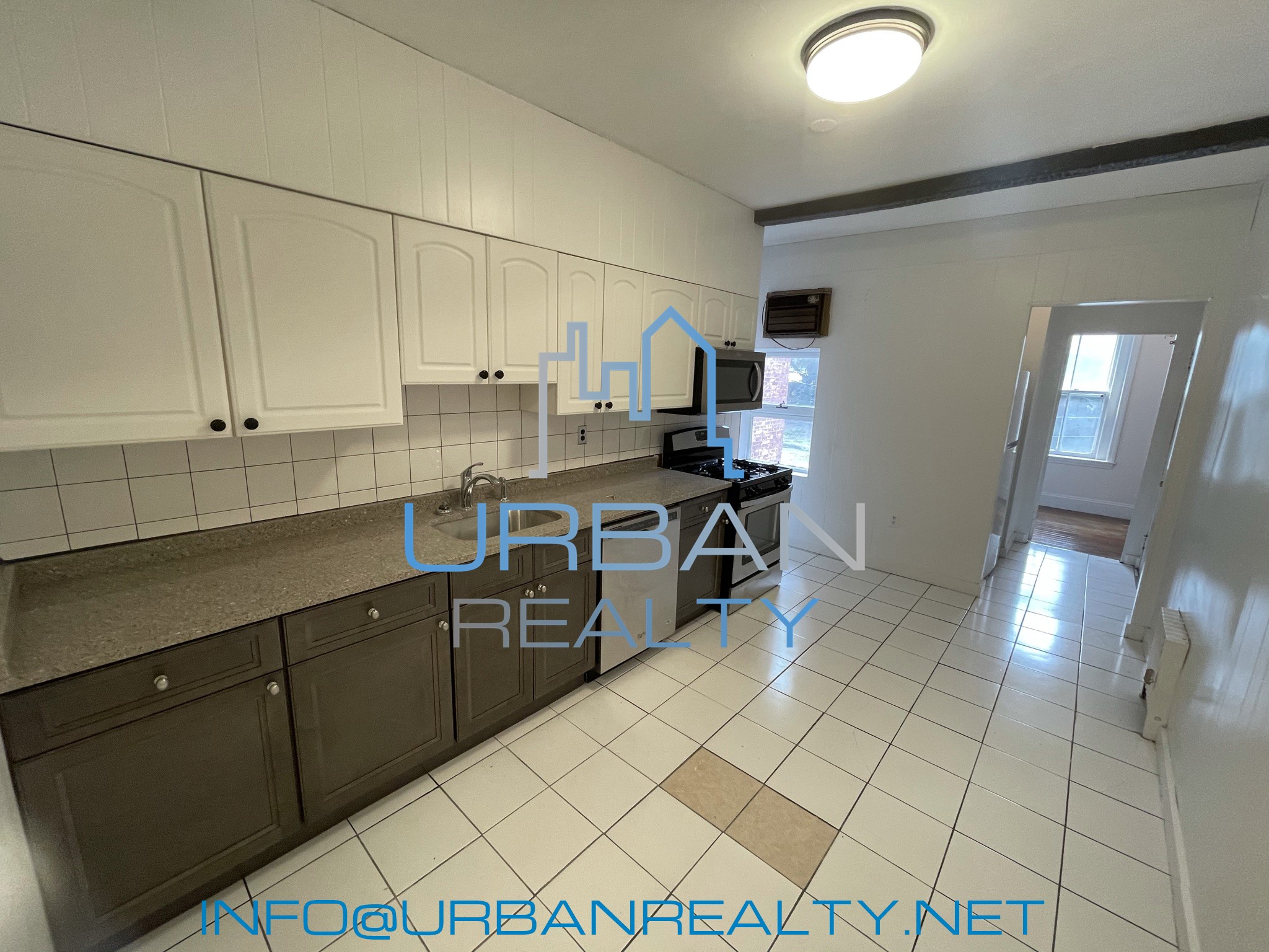 1911 Beacon St, Washington Square