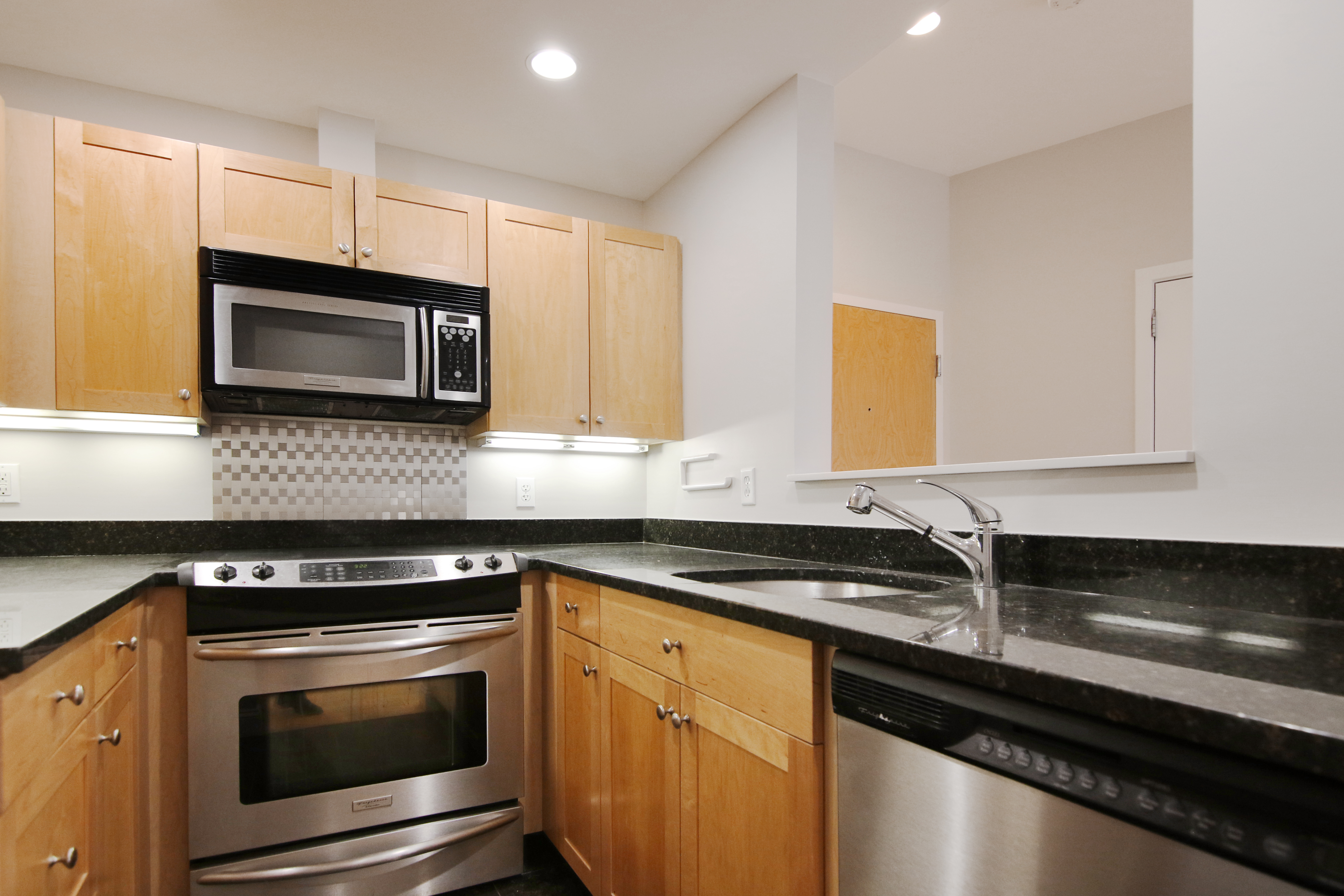 490 Harrison Ave, South End