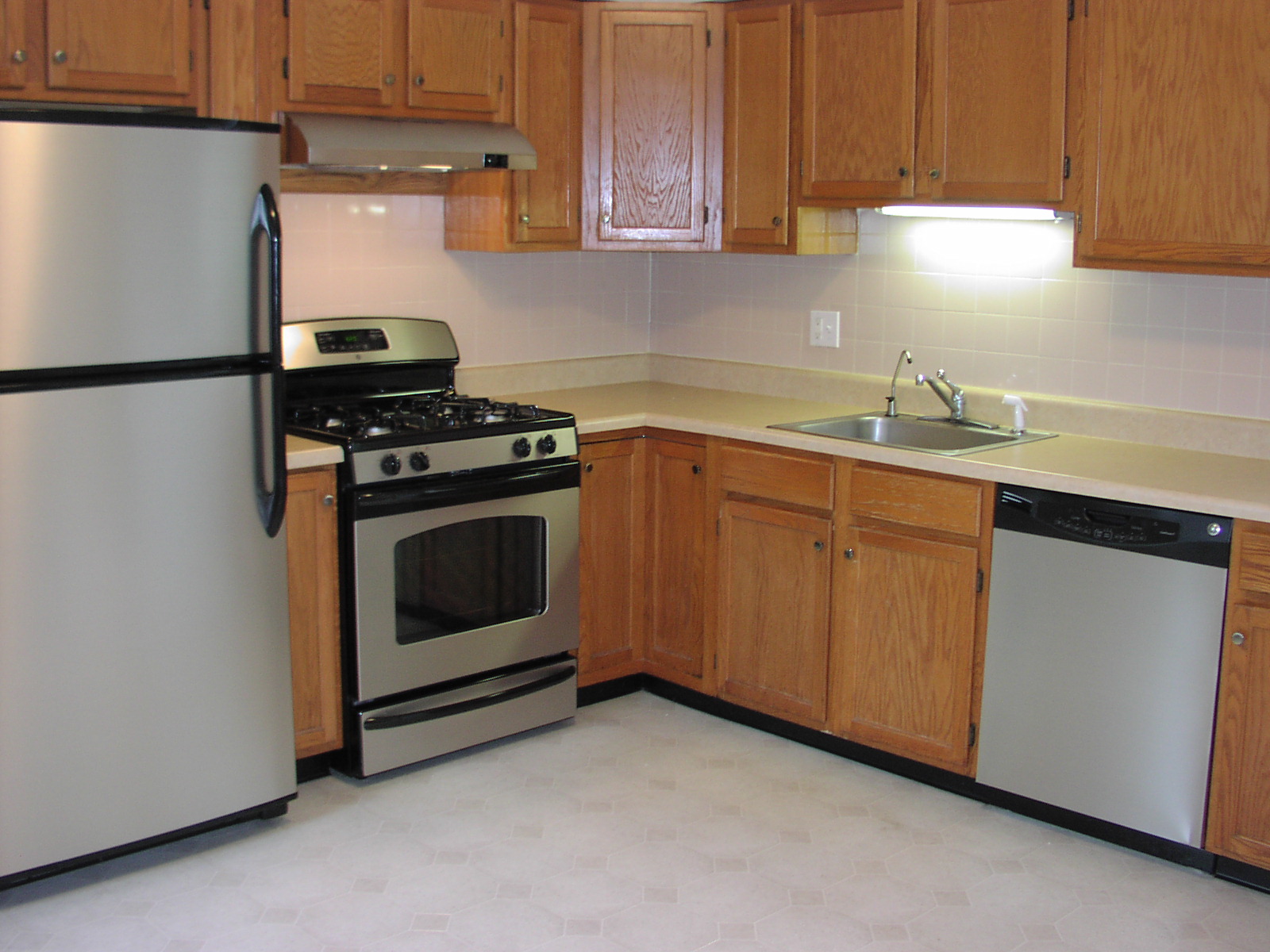 90 Los Angeles St, Newton