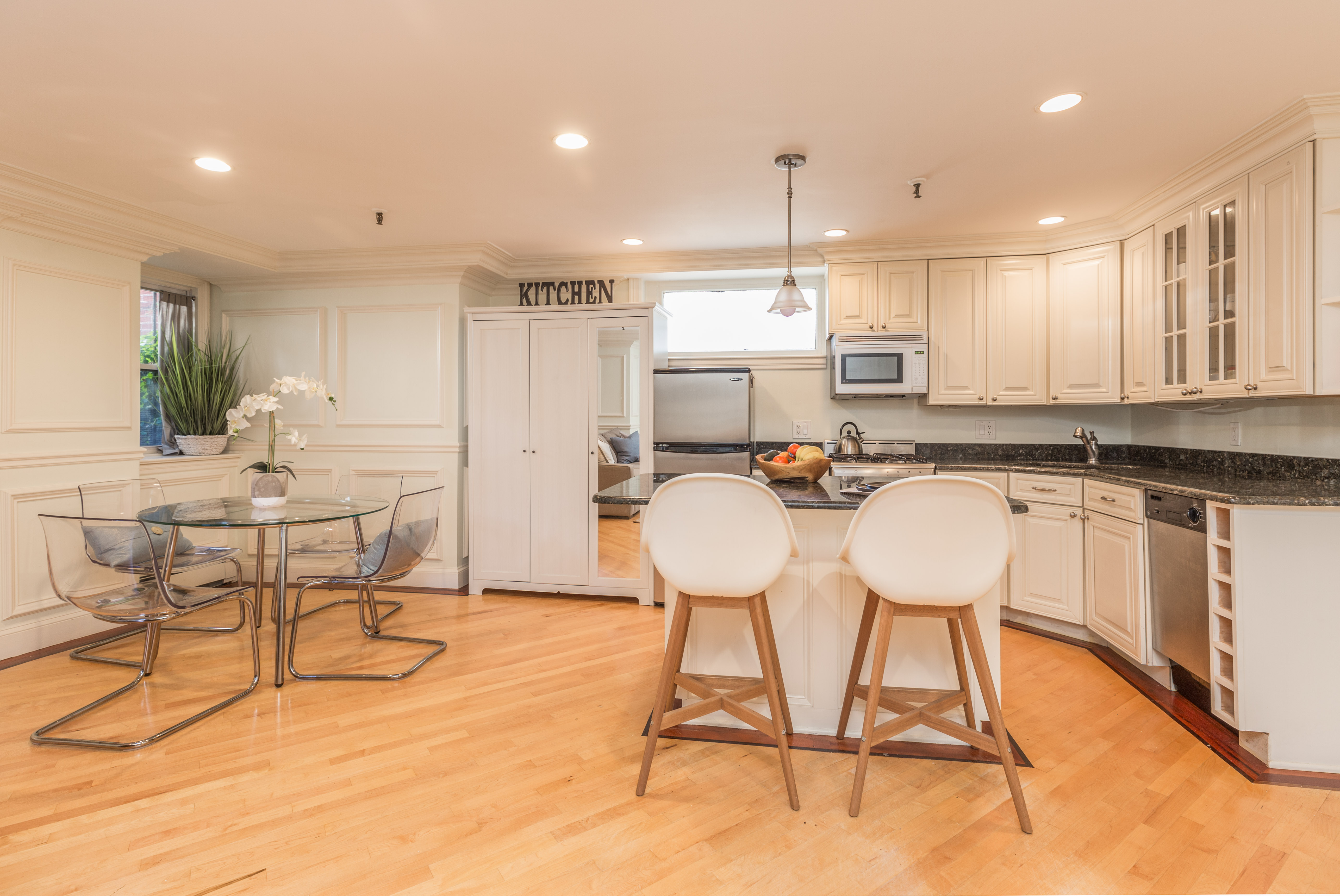 20 Gloucester St, Back Bay