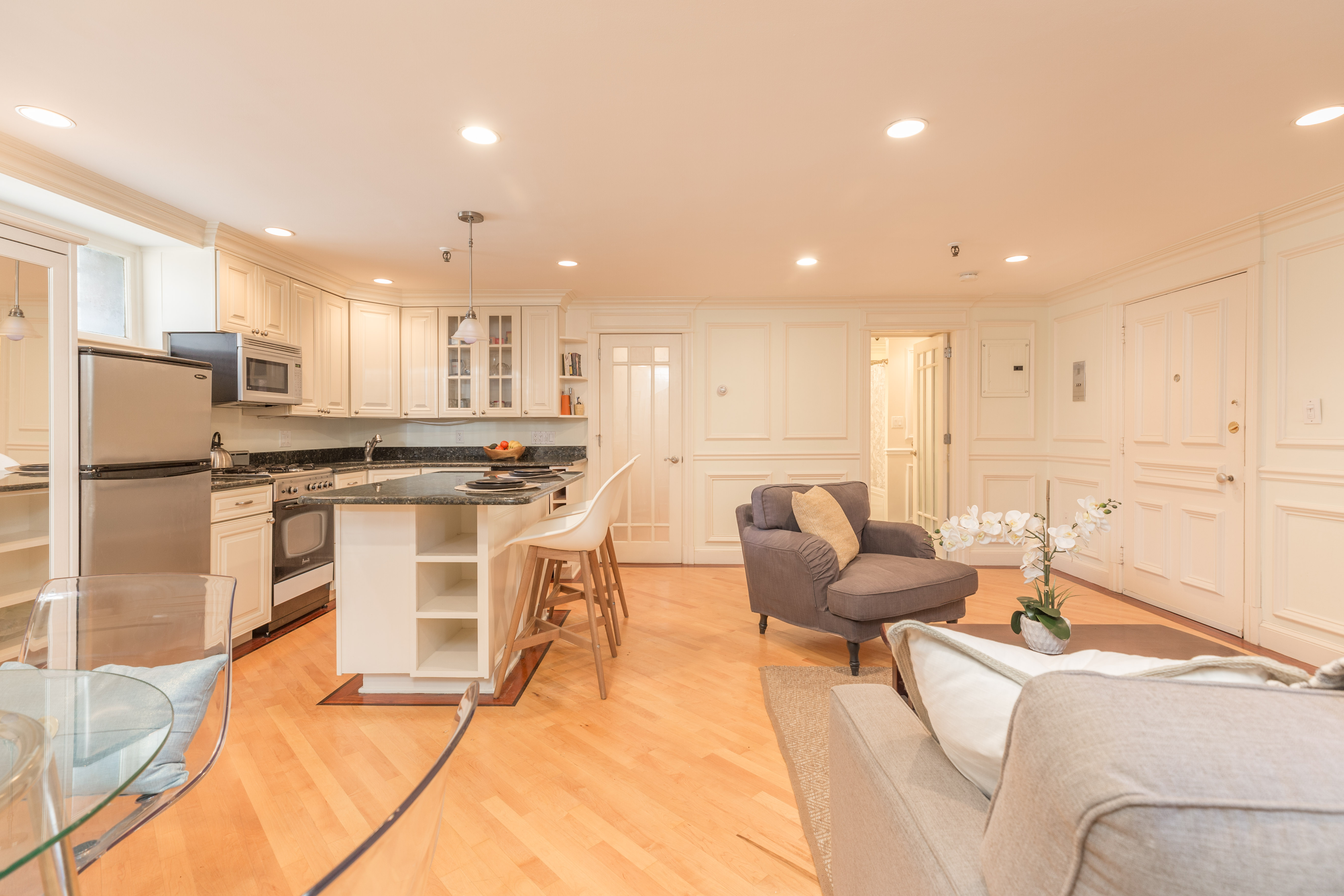 20 Gloucester St, Back Bay