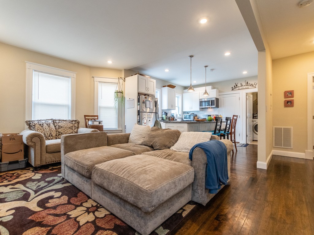 80 Lexington St, Watertown