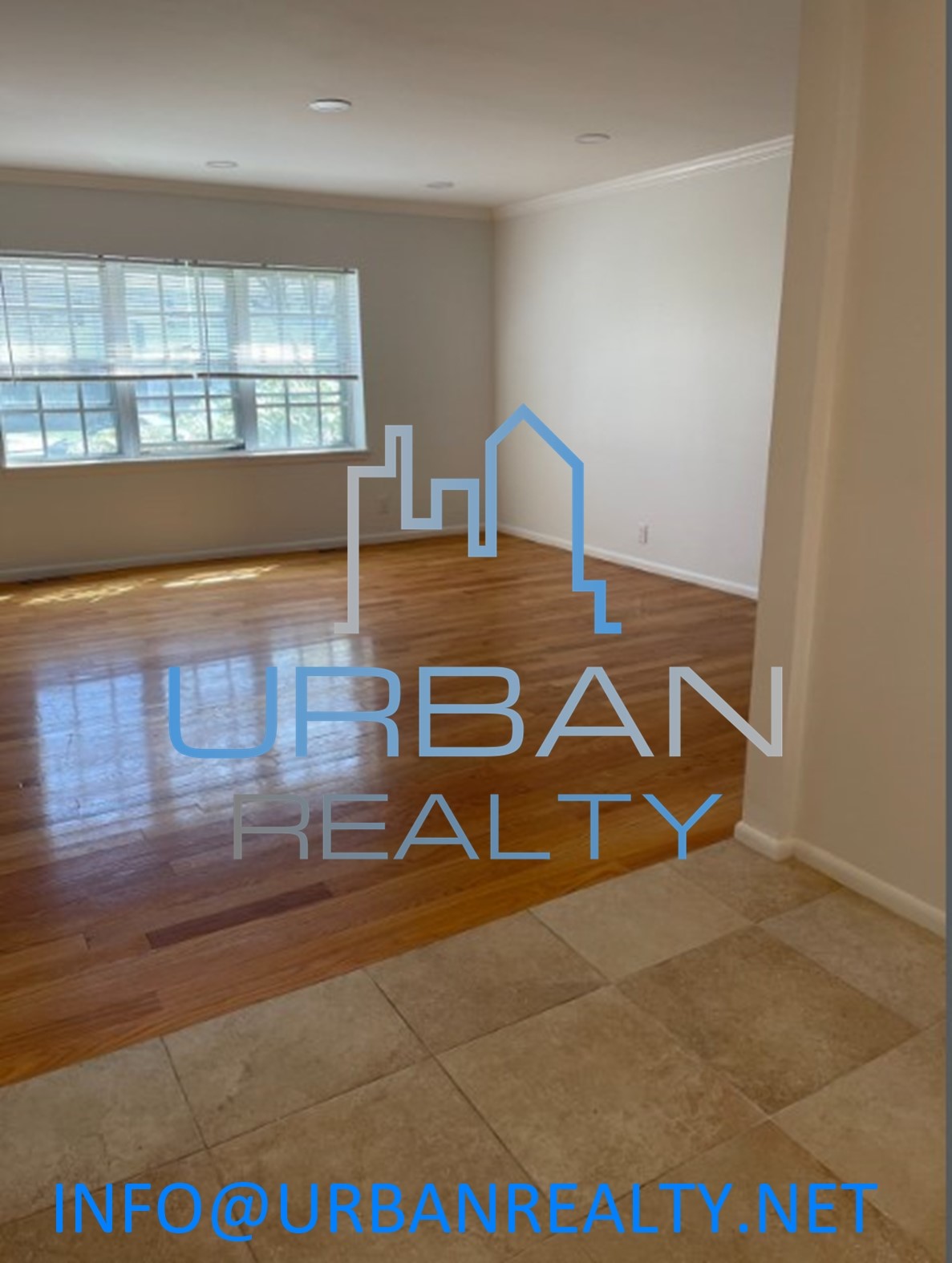 166 Lake Shore Rd, Oak Square