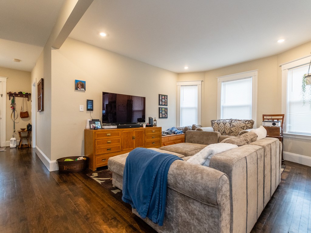 80 Lexington St, Watertown