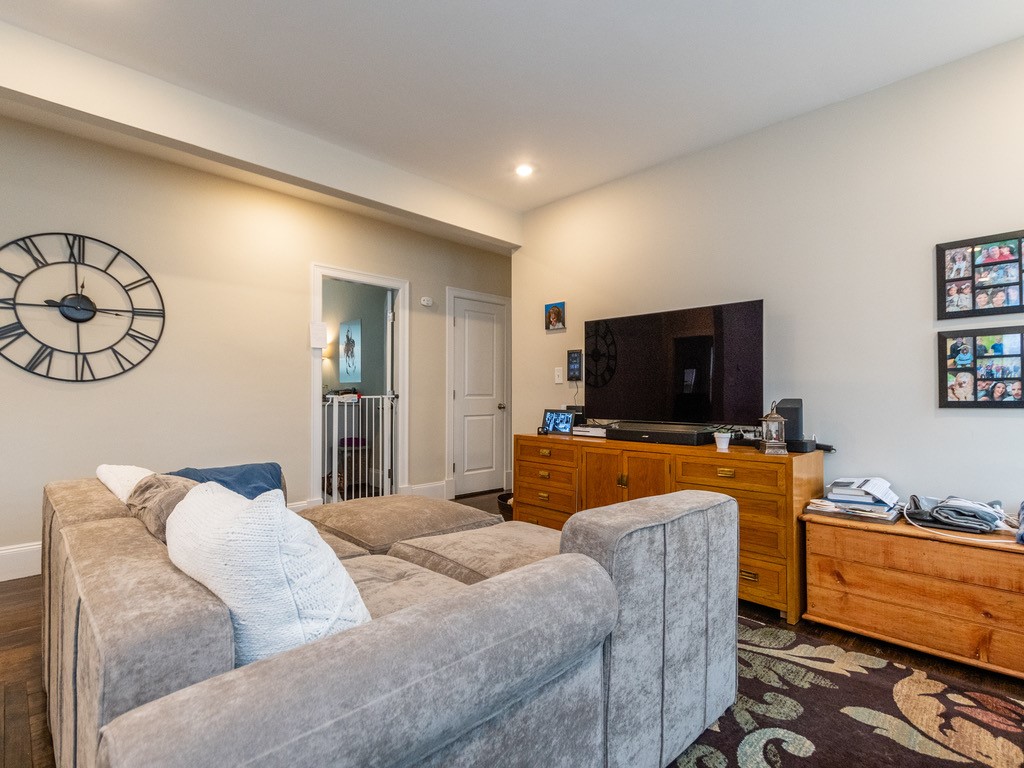 80 Lexington St, Watertown