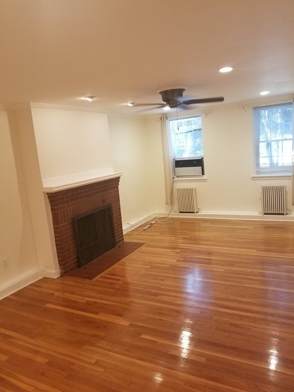 39 Commonwealth Ave, Newton