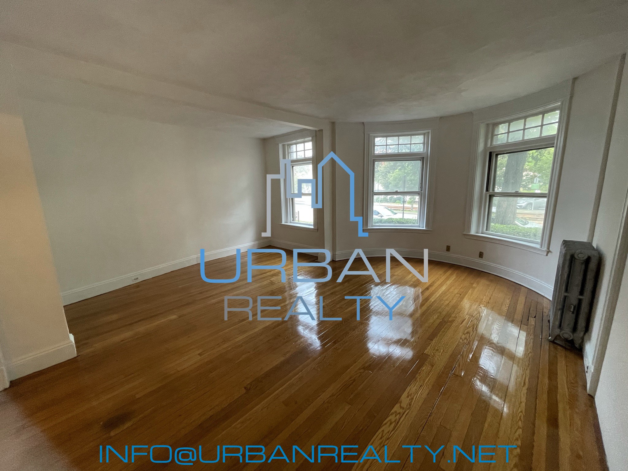 1911 Beacon St, Washington Square