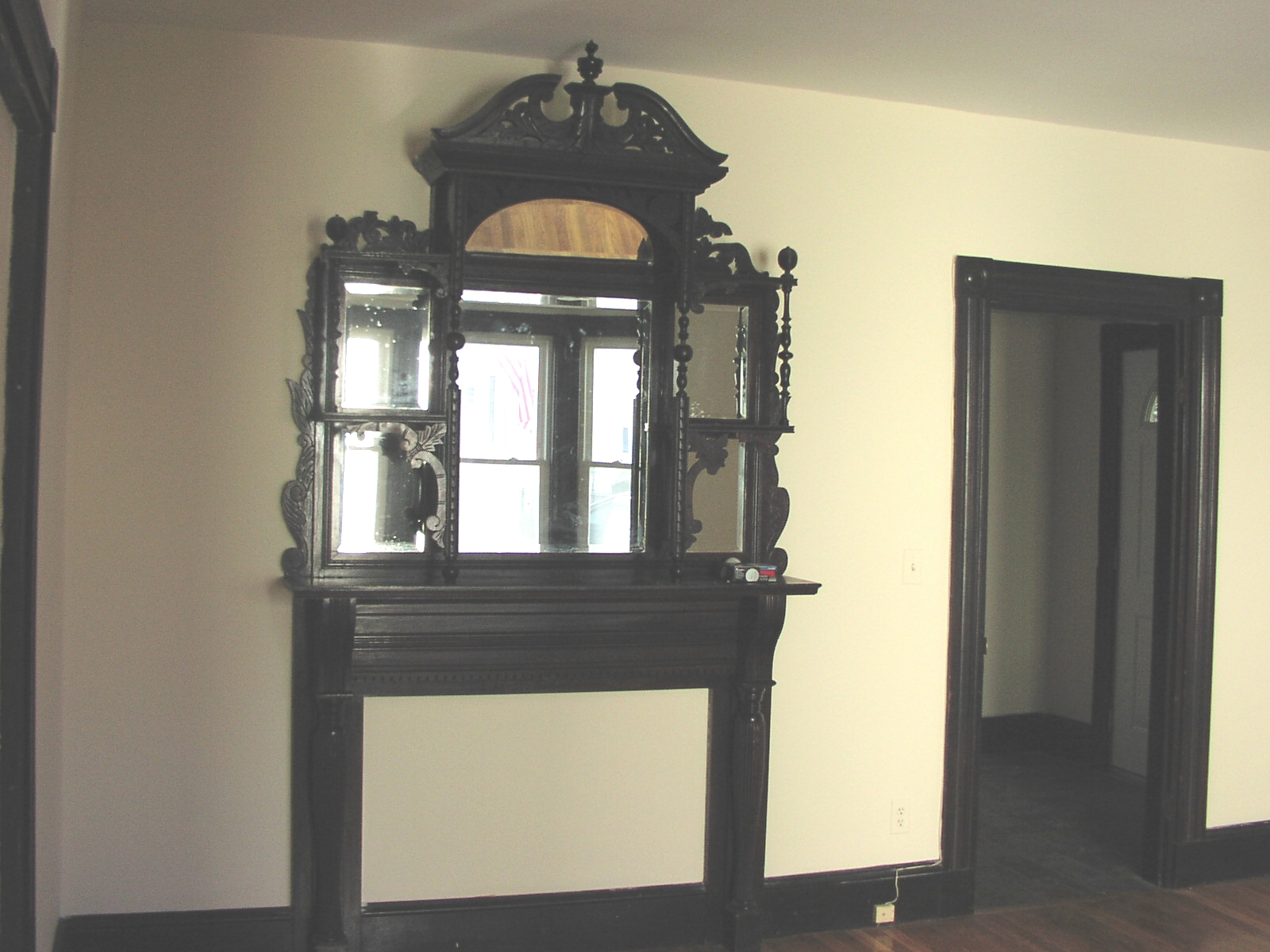 90 Los Angeles St, Newton