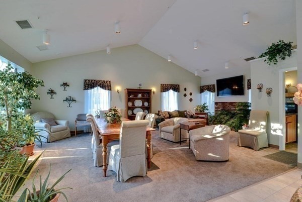 44 Silver Hill Ln, Framingham