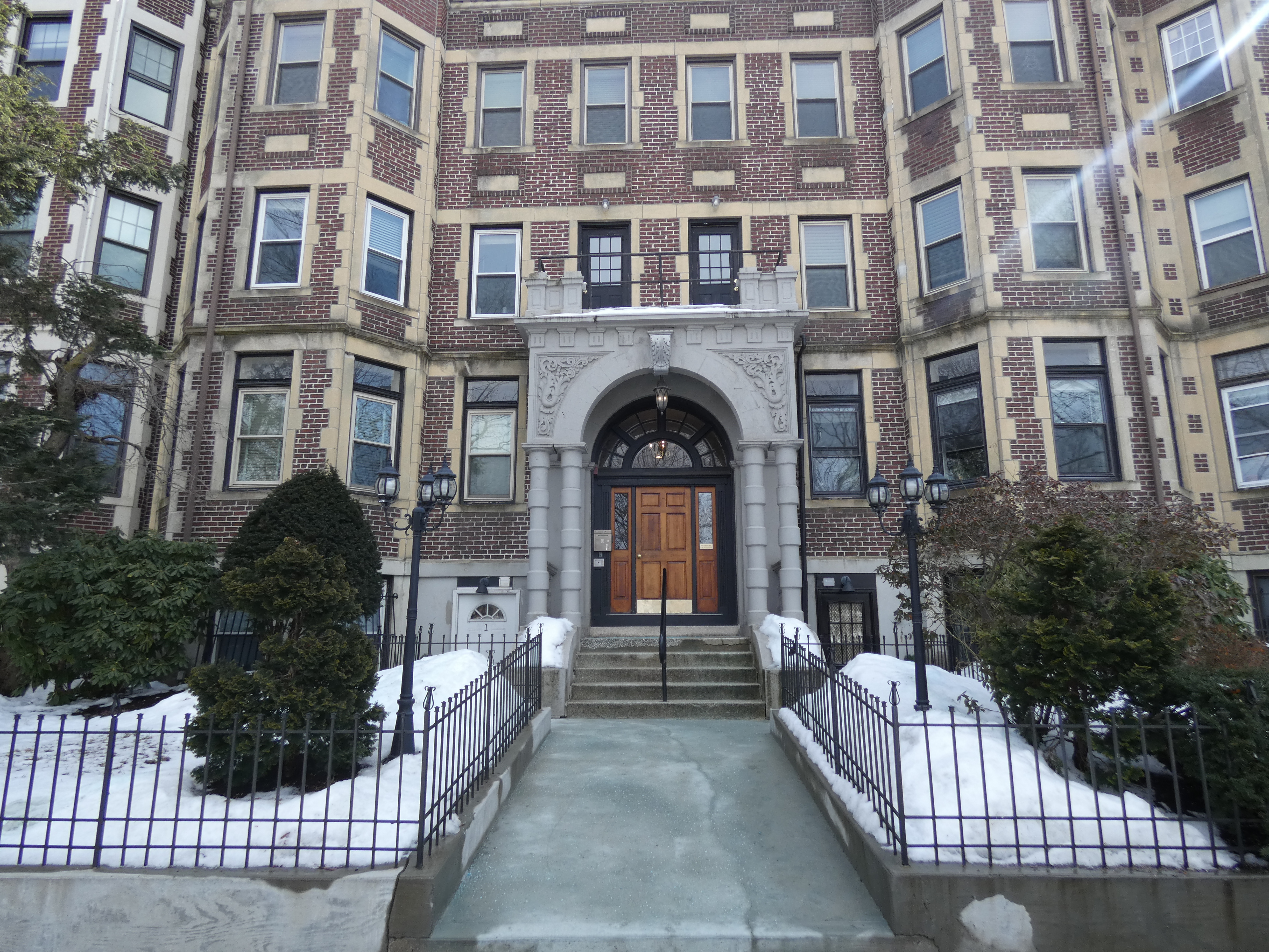 390 Riverway, Fenway