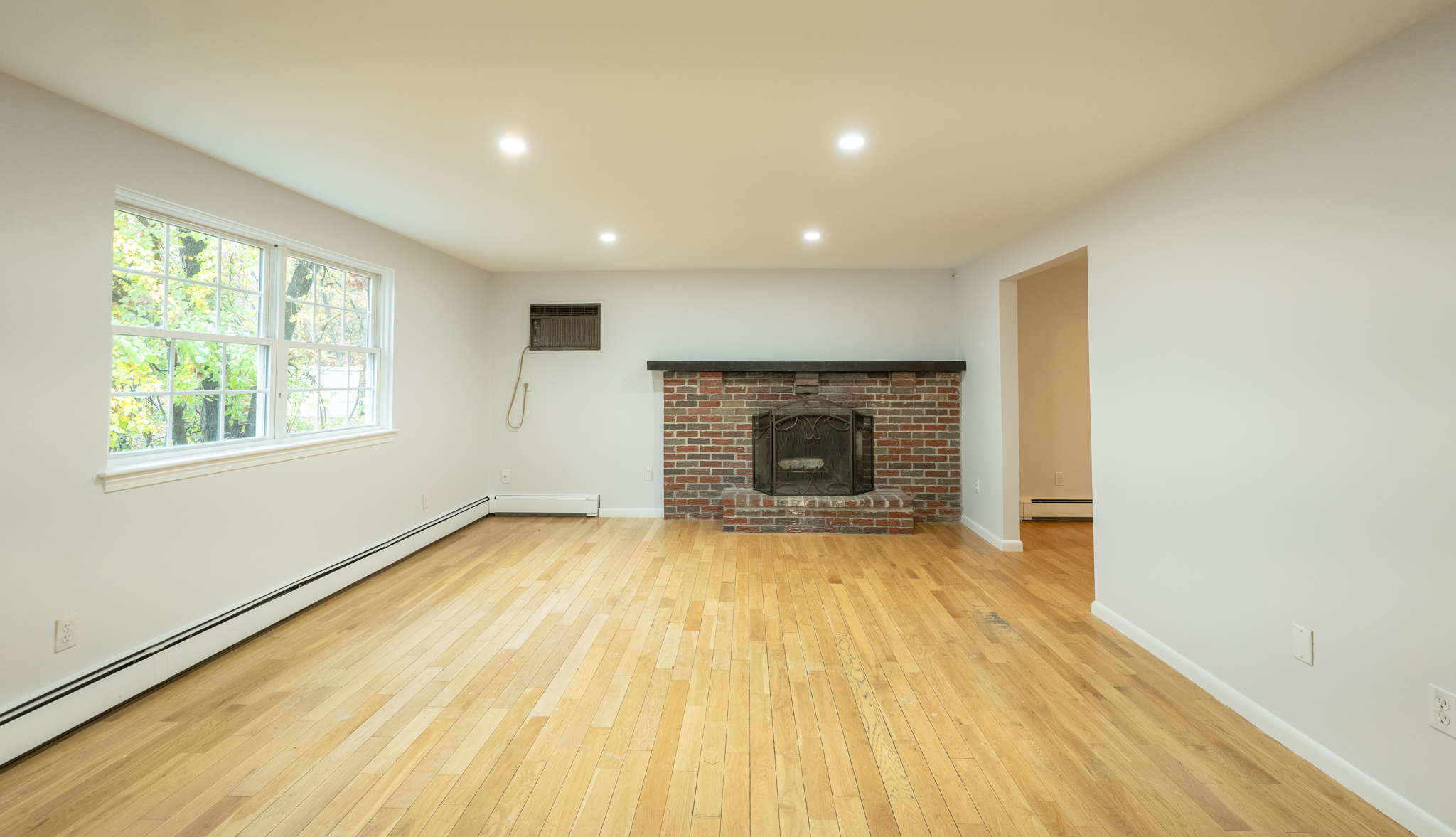 23 Fairview Rd, Framingham