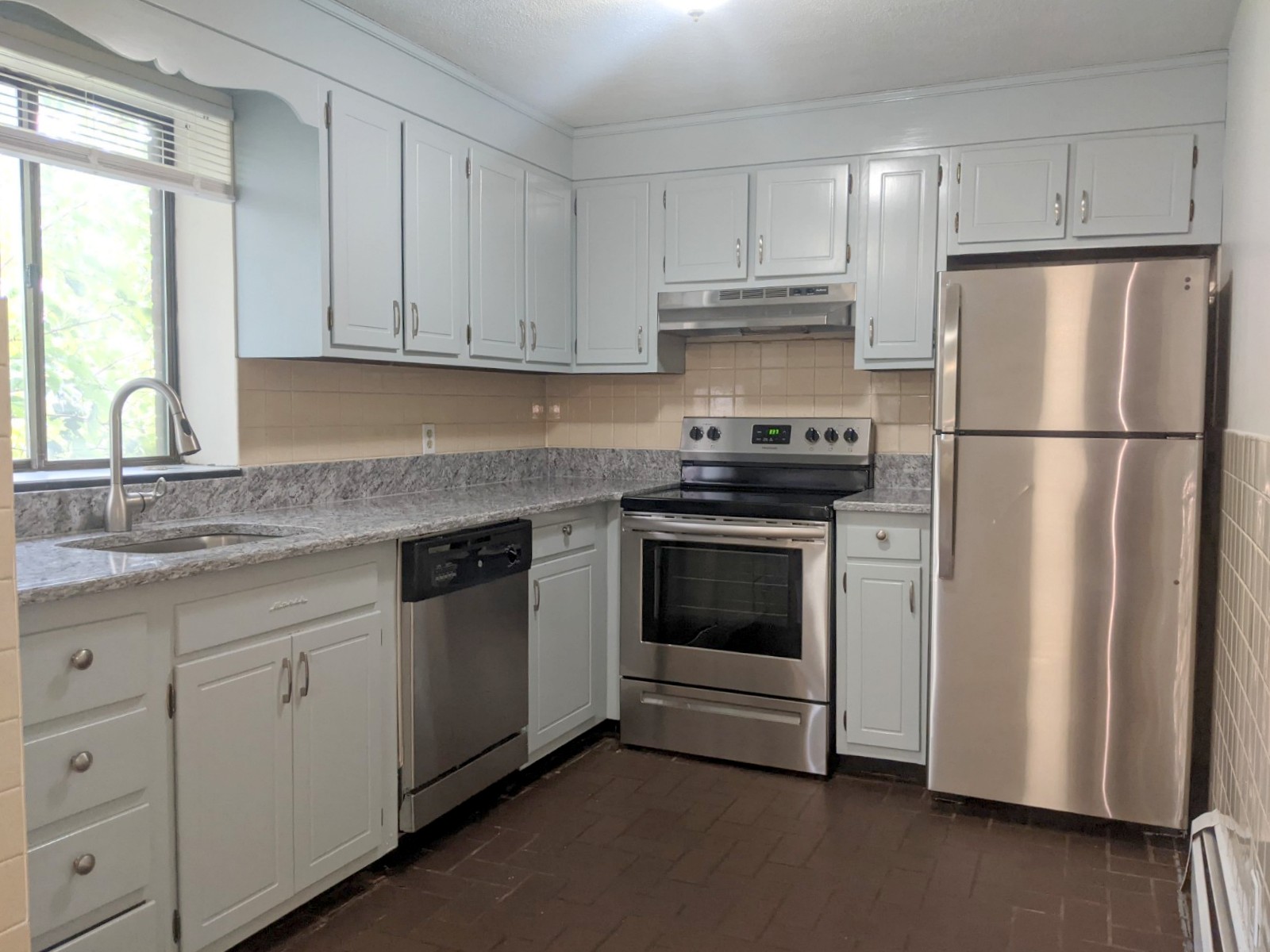 86 Newbury St, Teele Square