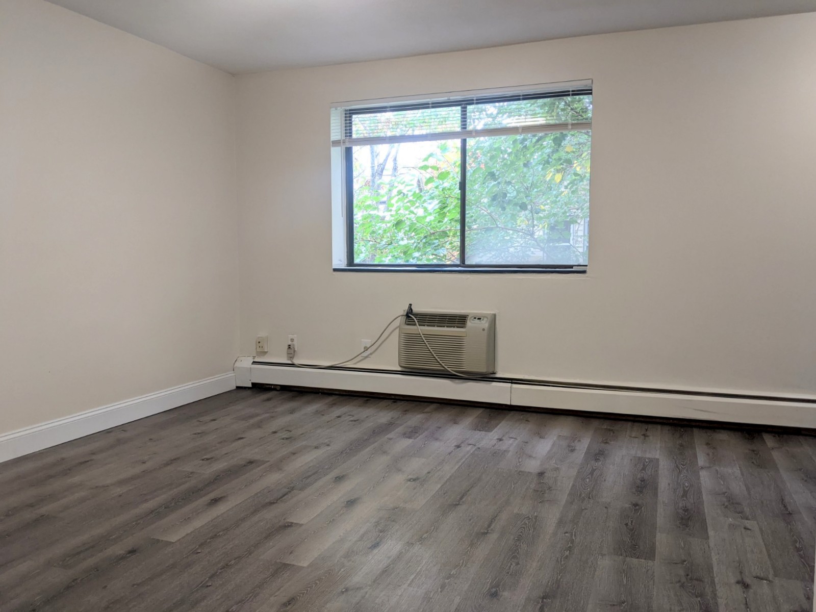 86 Newbury St, Teele Square