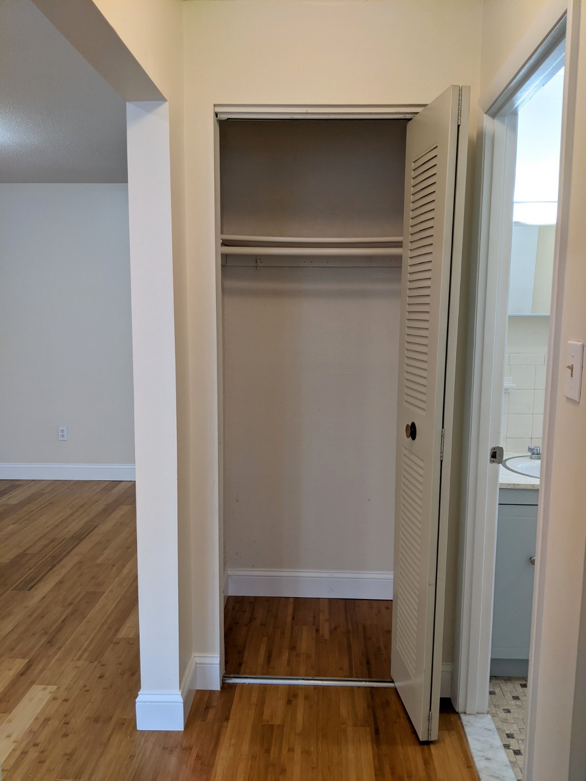 12 Cameron Ave, Davis Square