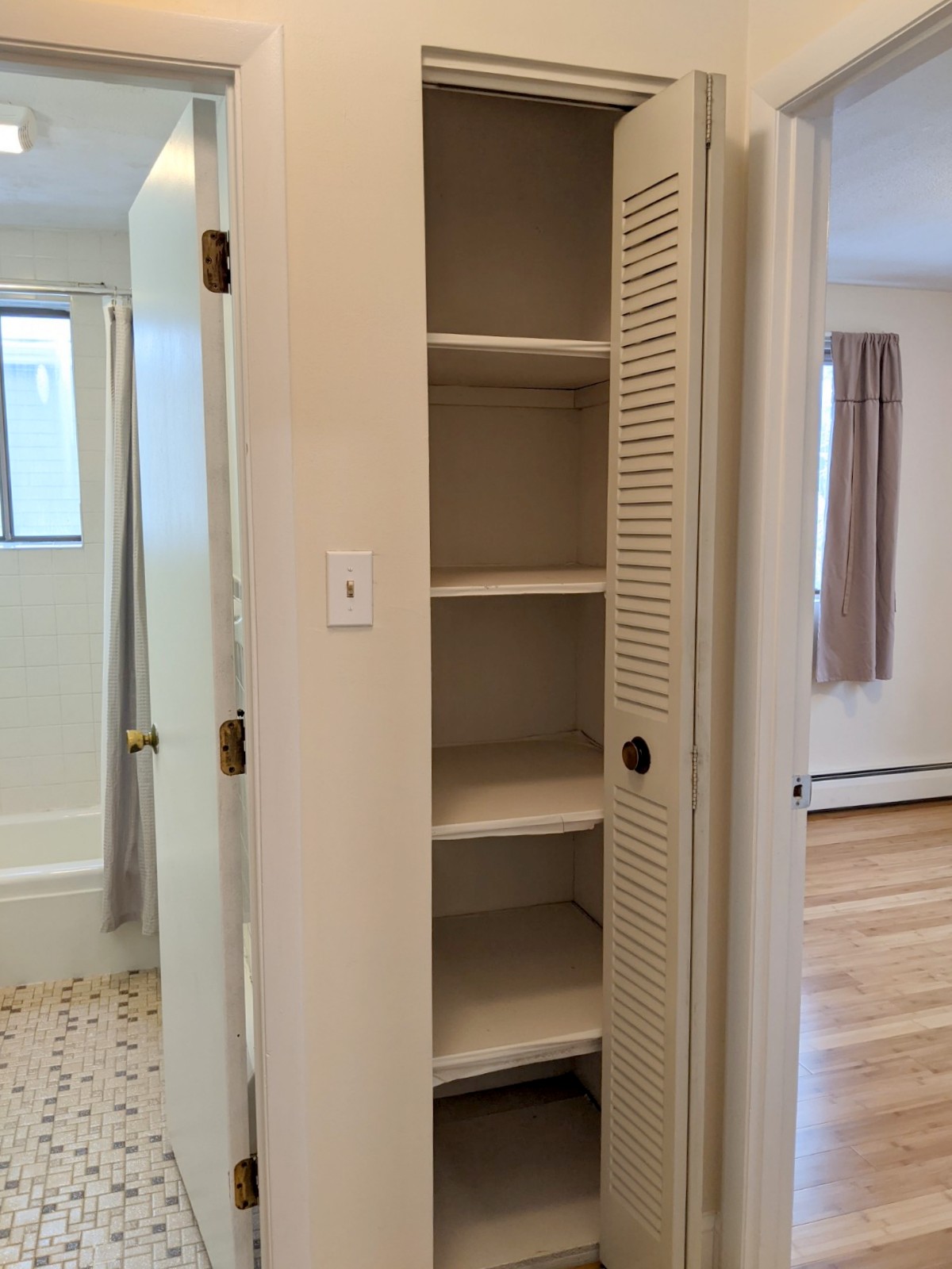 12 Cameron Ave, Davis Square