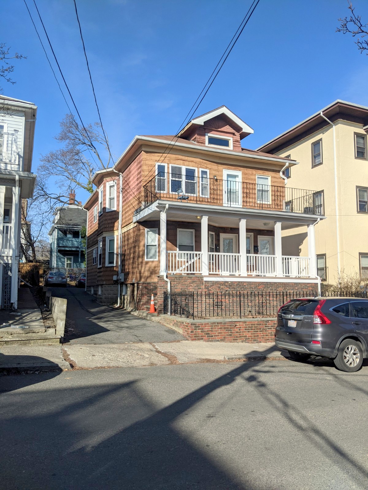 14 Fenwick St, Magoun Square