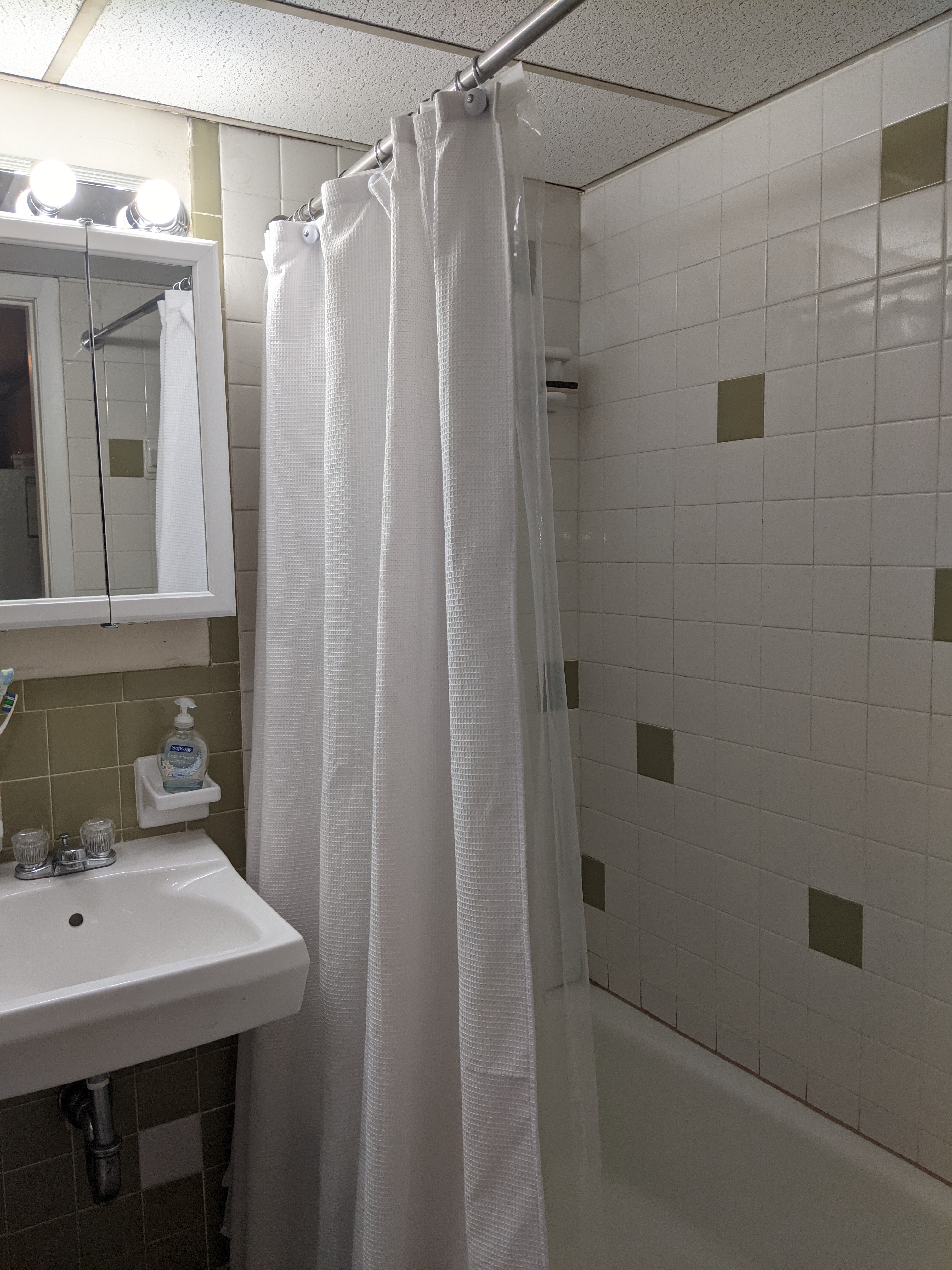 102 Alpine St, Magoun Square