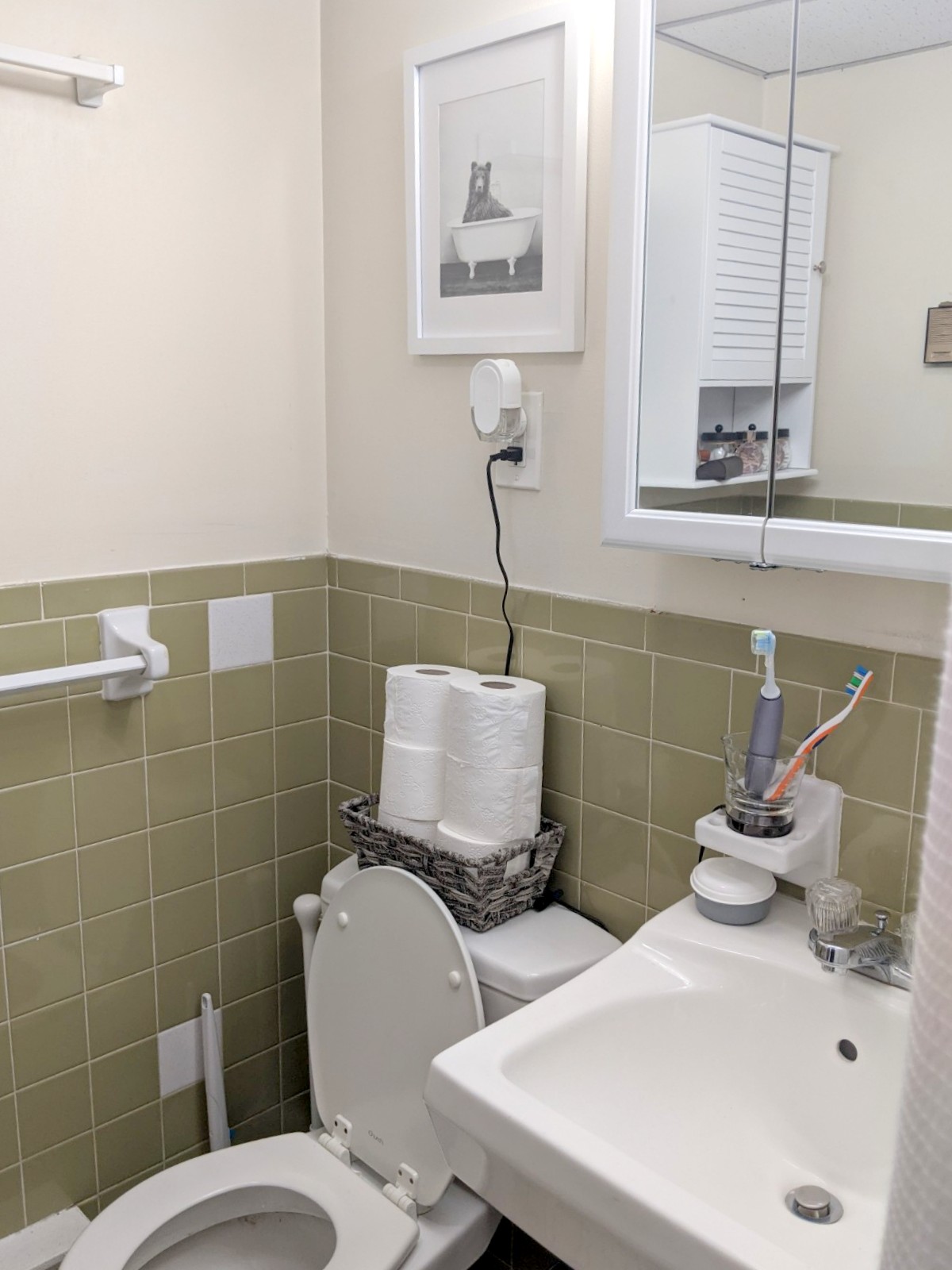 102 Alpine St, Magoun Square