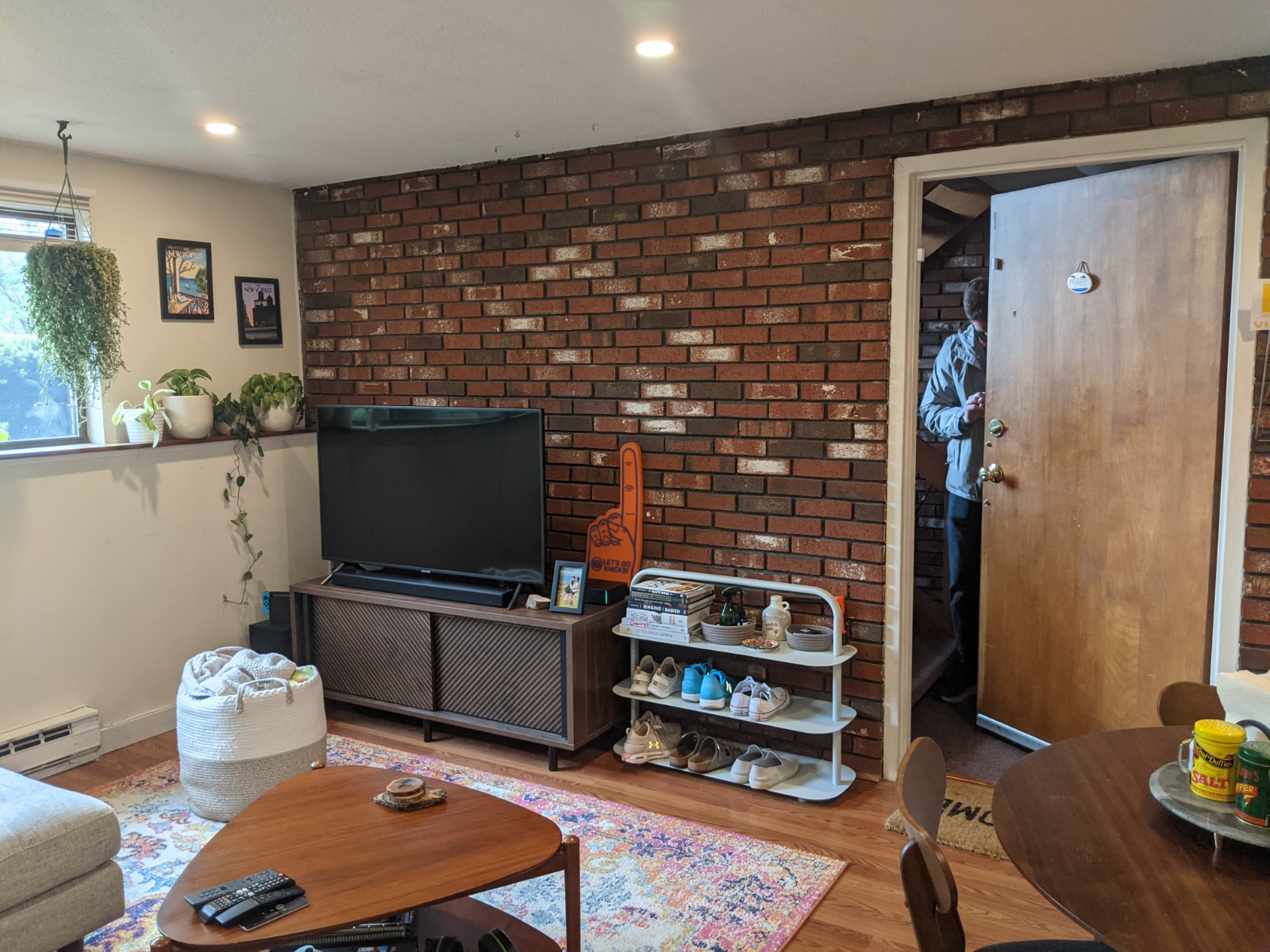 102 Alpine St, Magoun Square