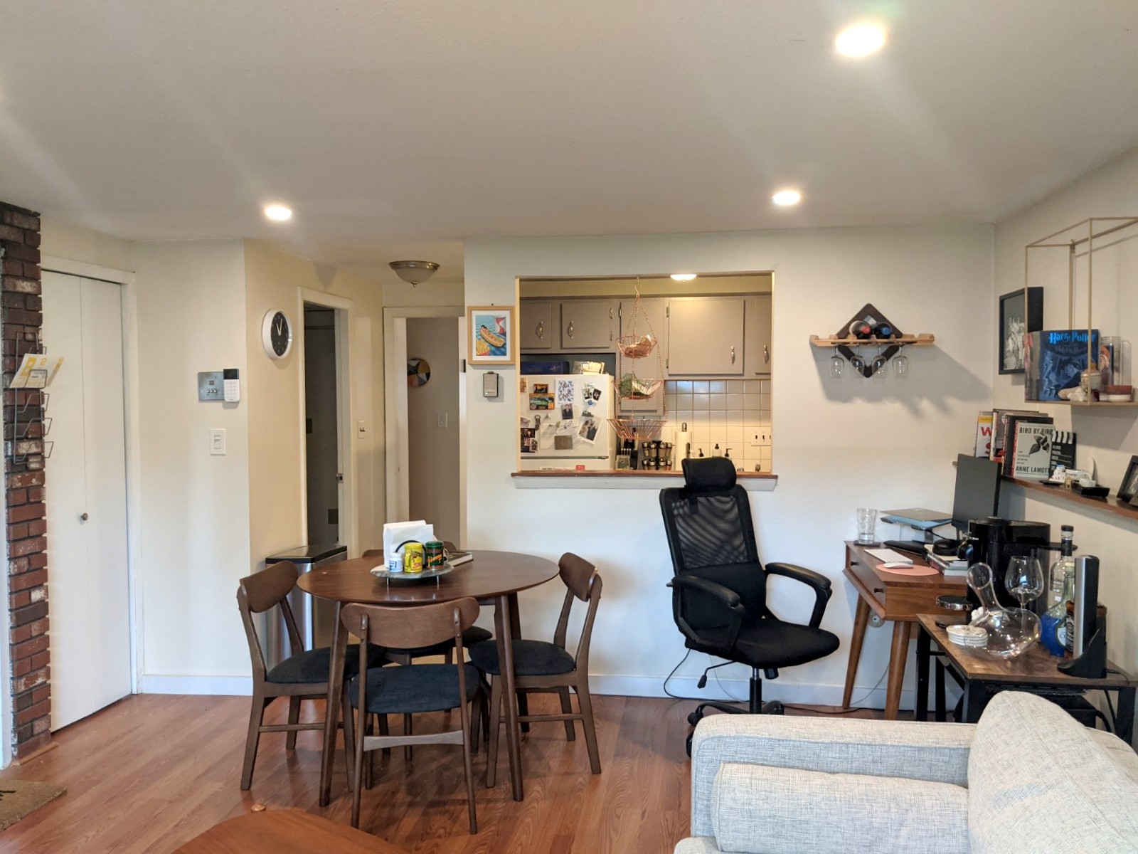 102 Alpine St, Magoun Square