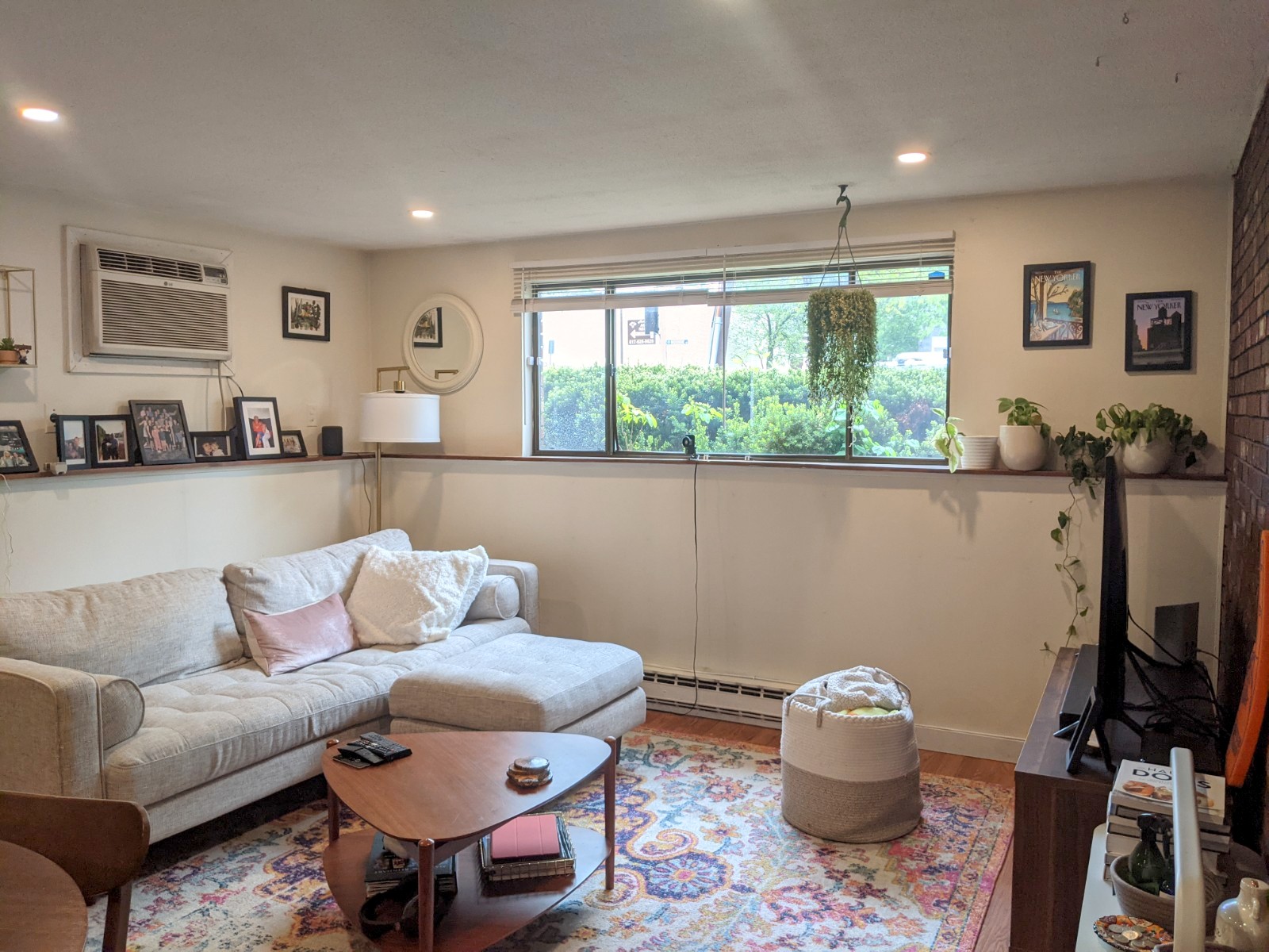 102 Alpine St, Magoun Square