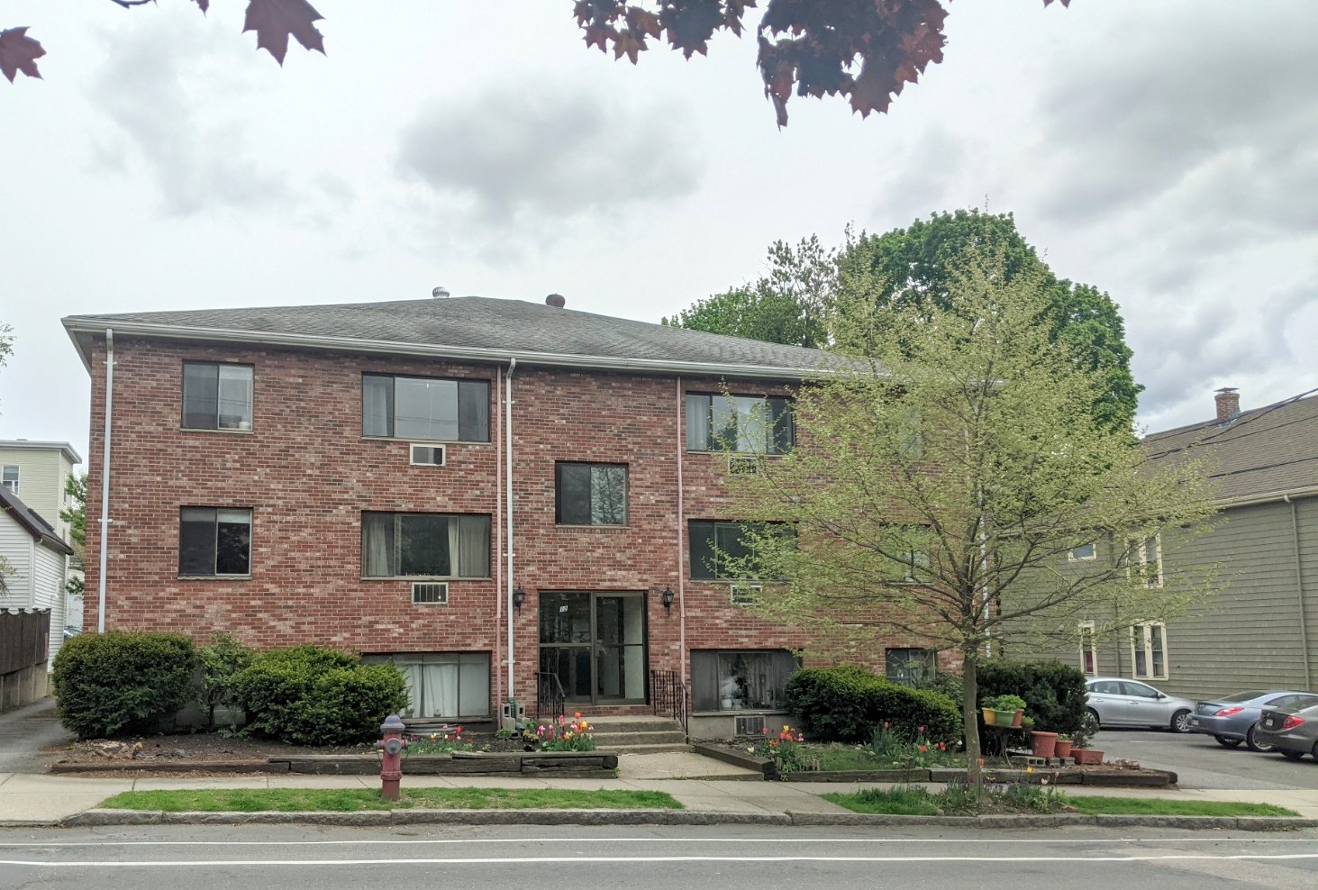 12 Cameron Ave, Davis Square