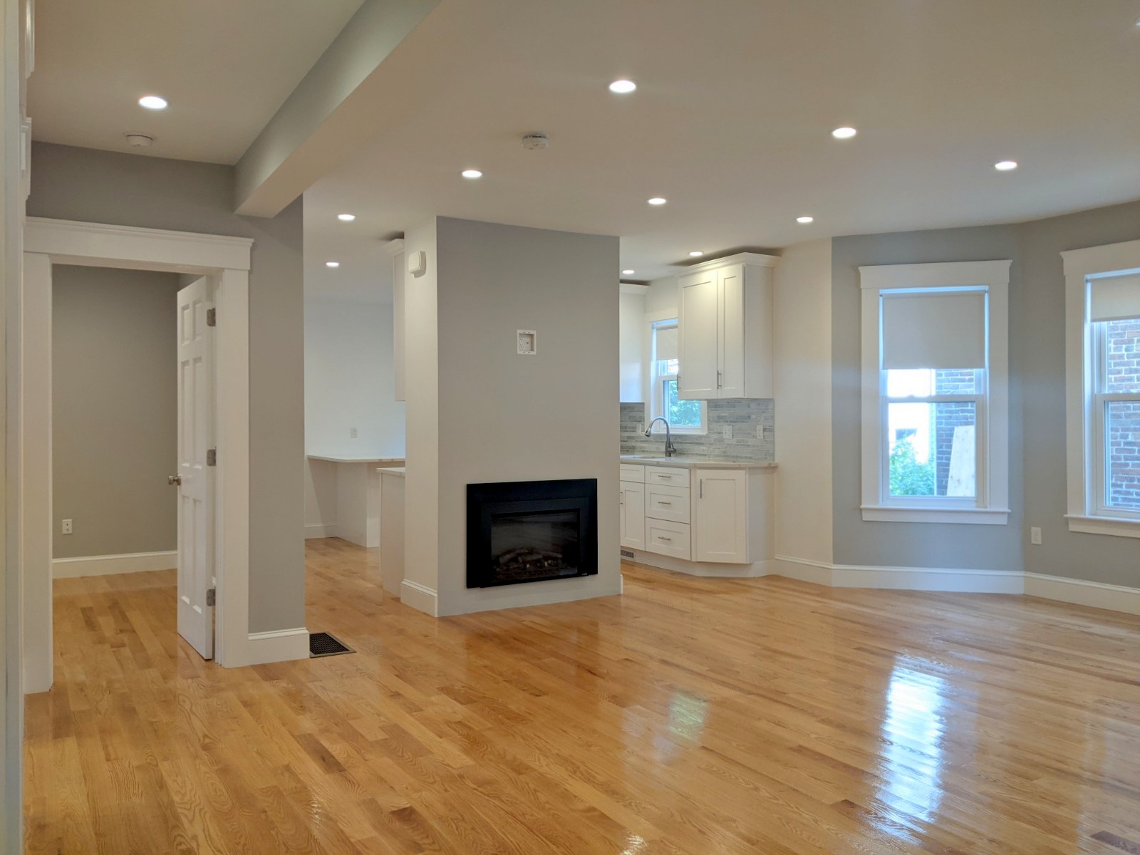 502 Main St, Medford