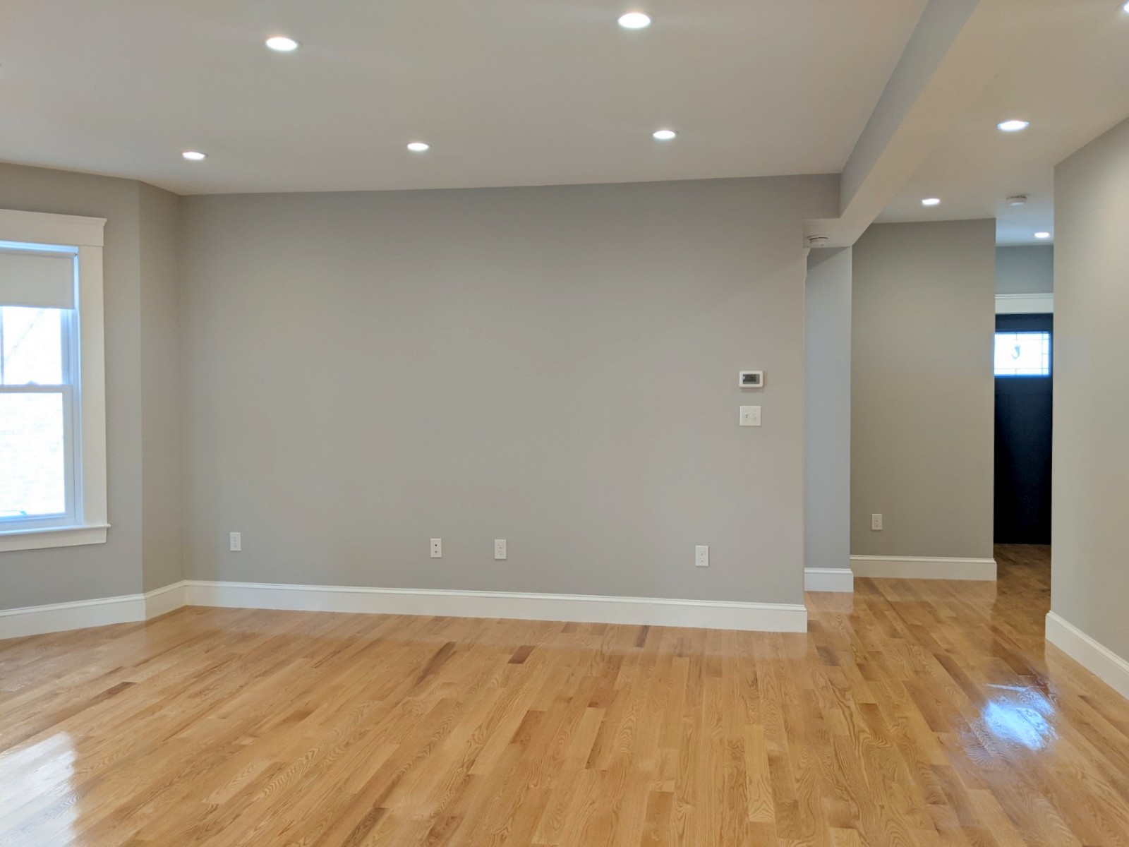 502 Main St, Medford