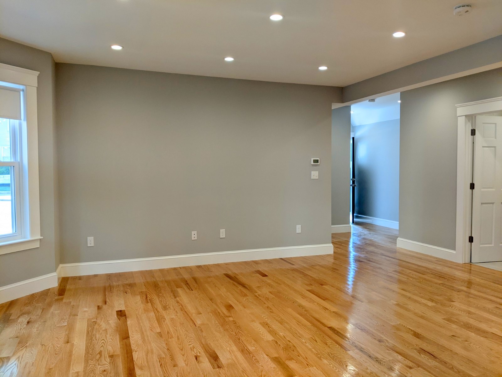 502 Main St, Medford