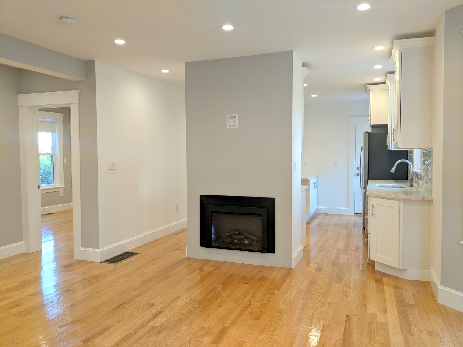 502 Main St, Medford