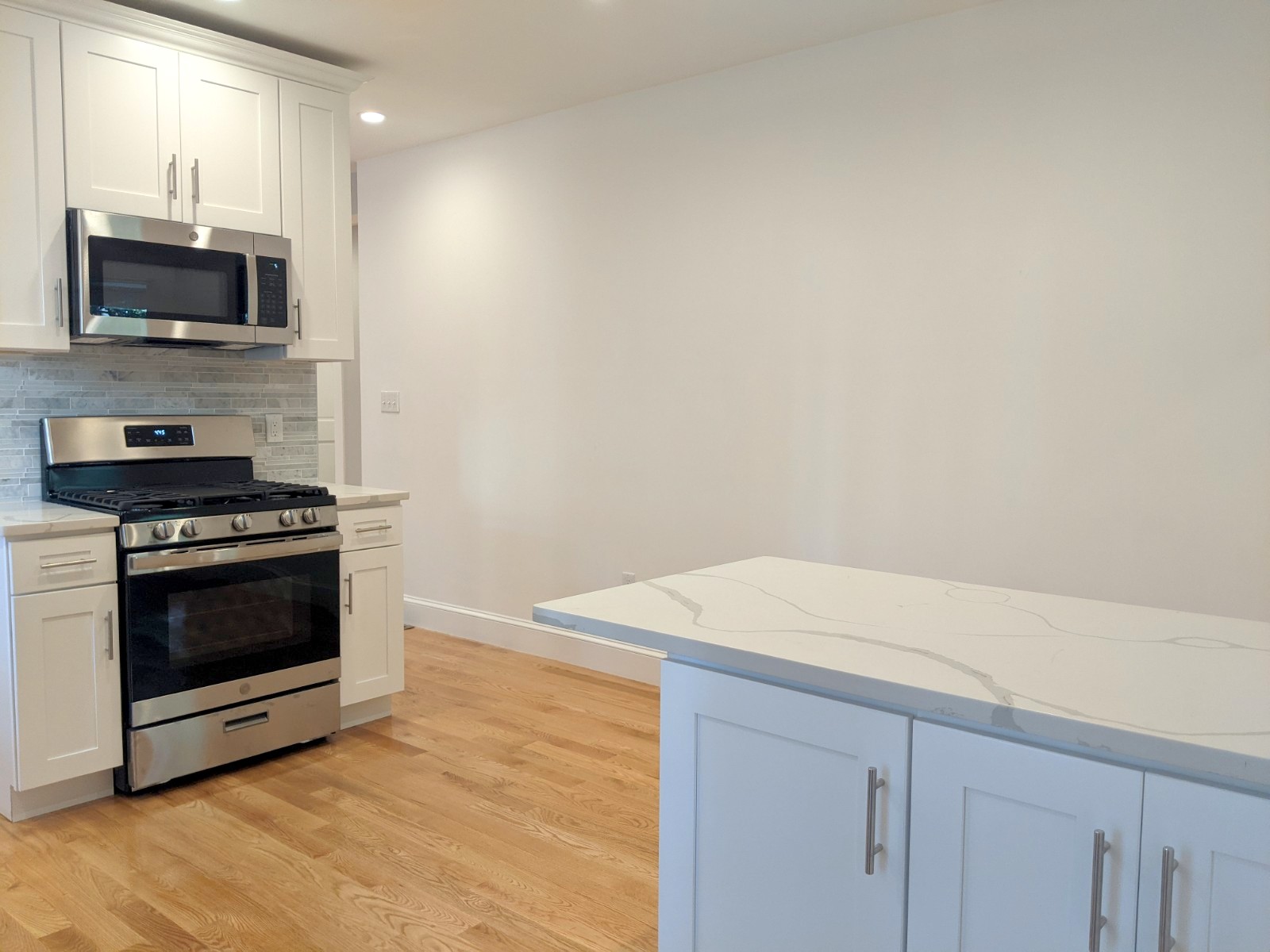 502 Main St, Medford