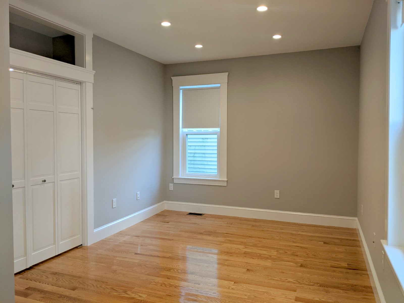 502 Main St, Medford