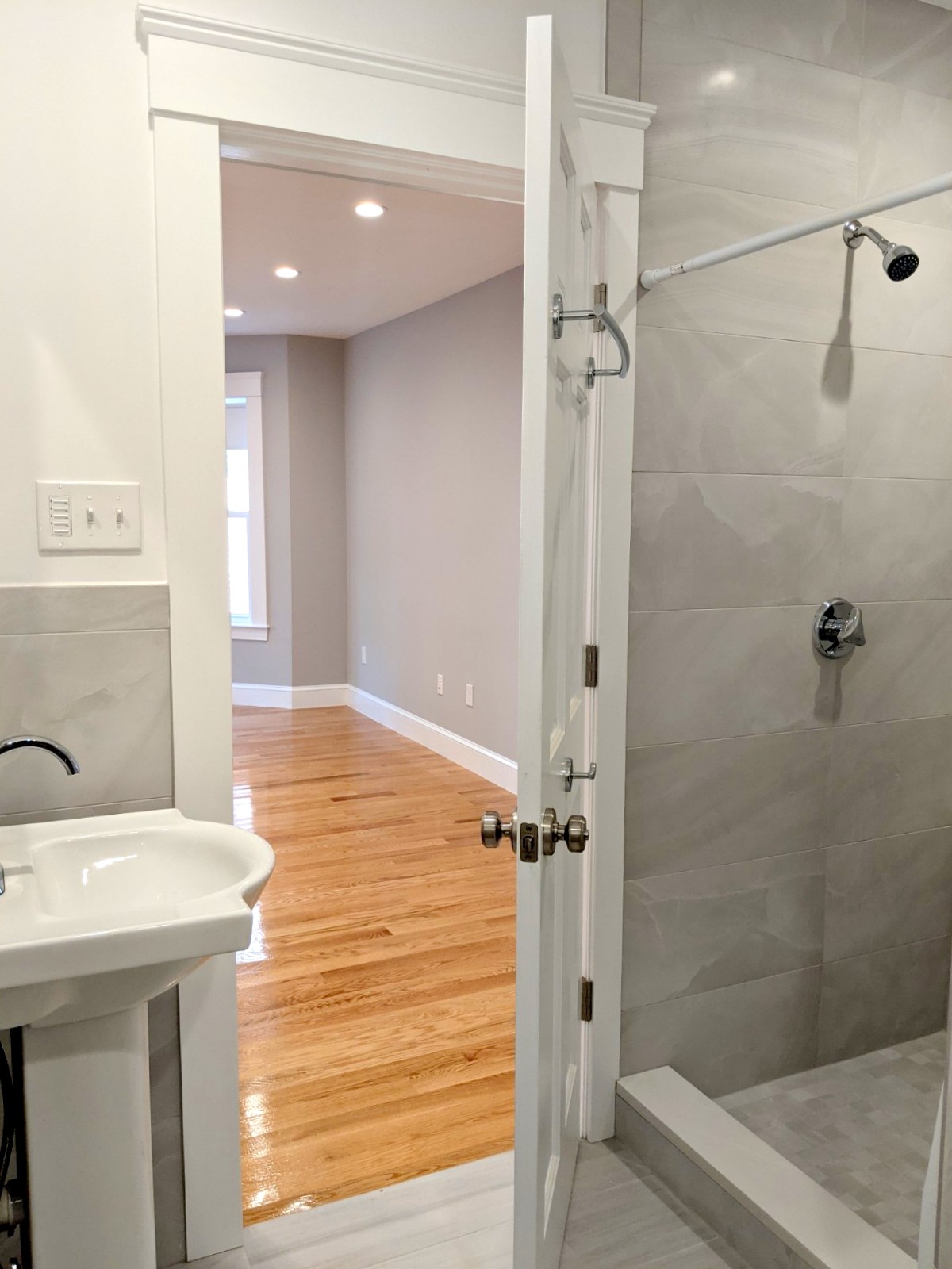 502 Main St, Medford