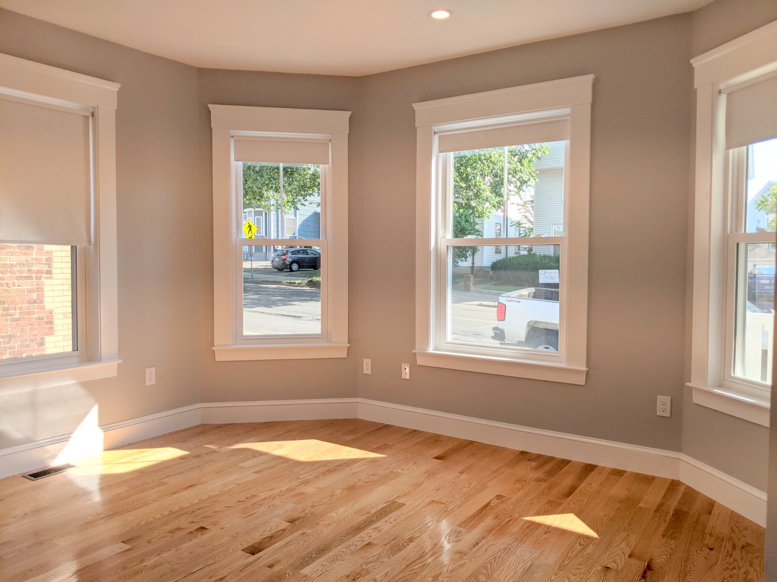 502 Main St, Medford