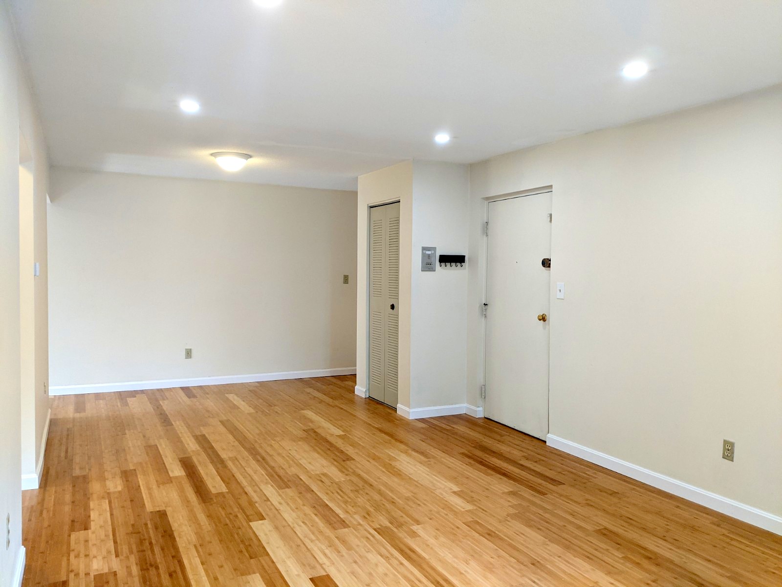 12 Cameron Ave, Davis Square