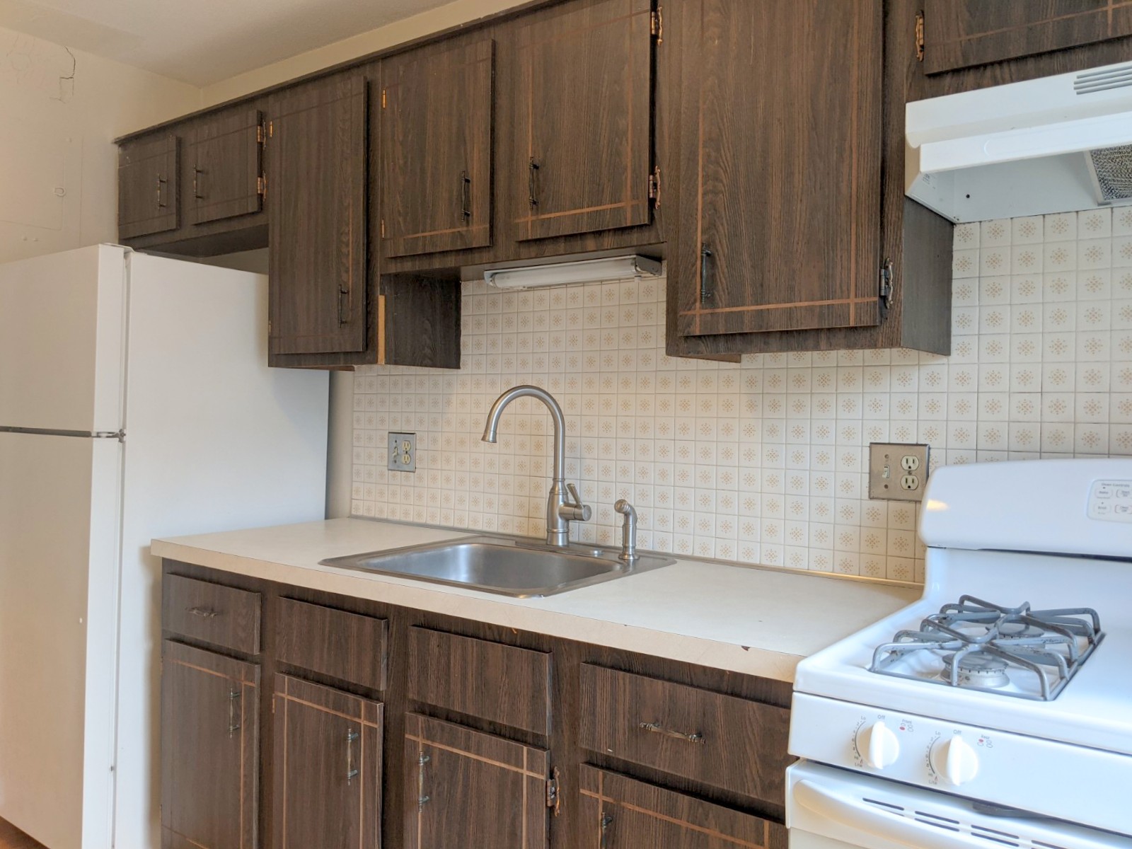 12 Cameron Ave, Davis Square