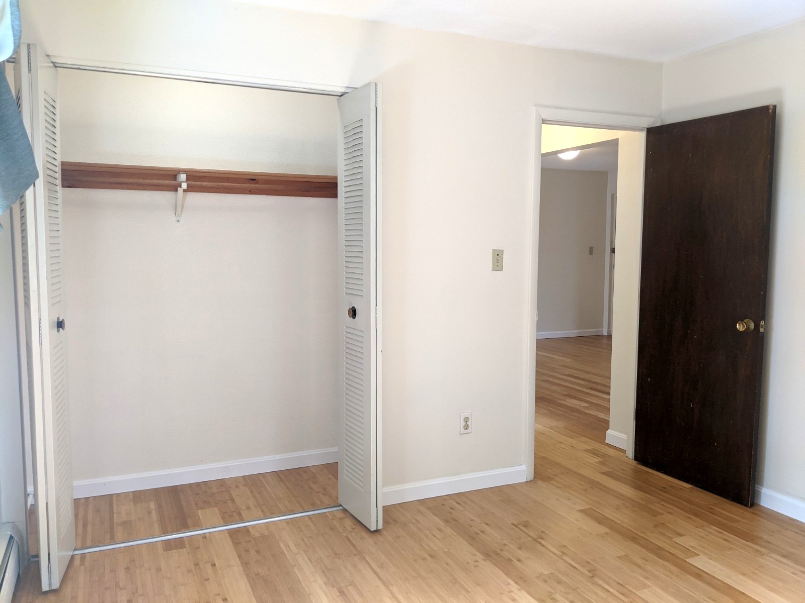 12 Cameron Ave, Davis Square